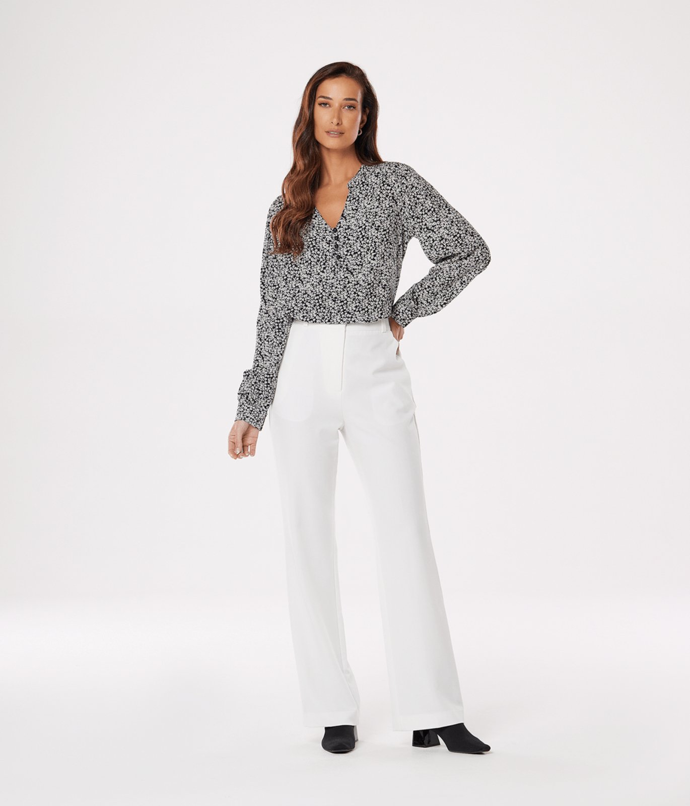 Calca Boot Com Bolso-Faca Feminina Off White