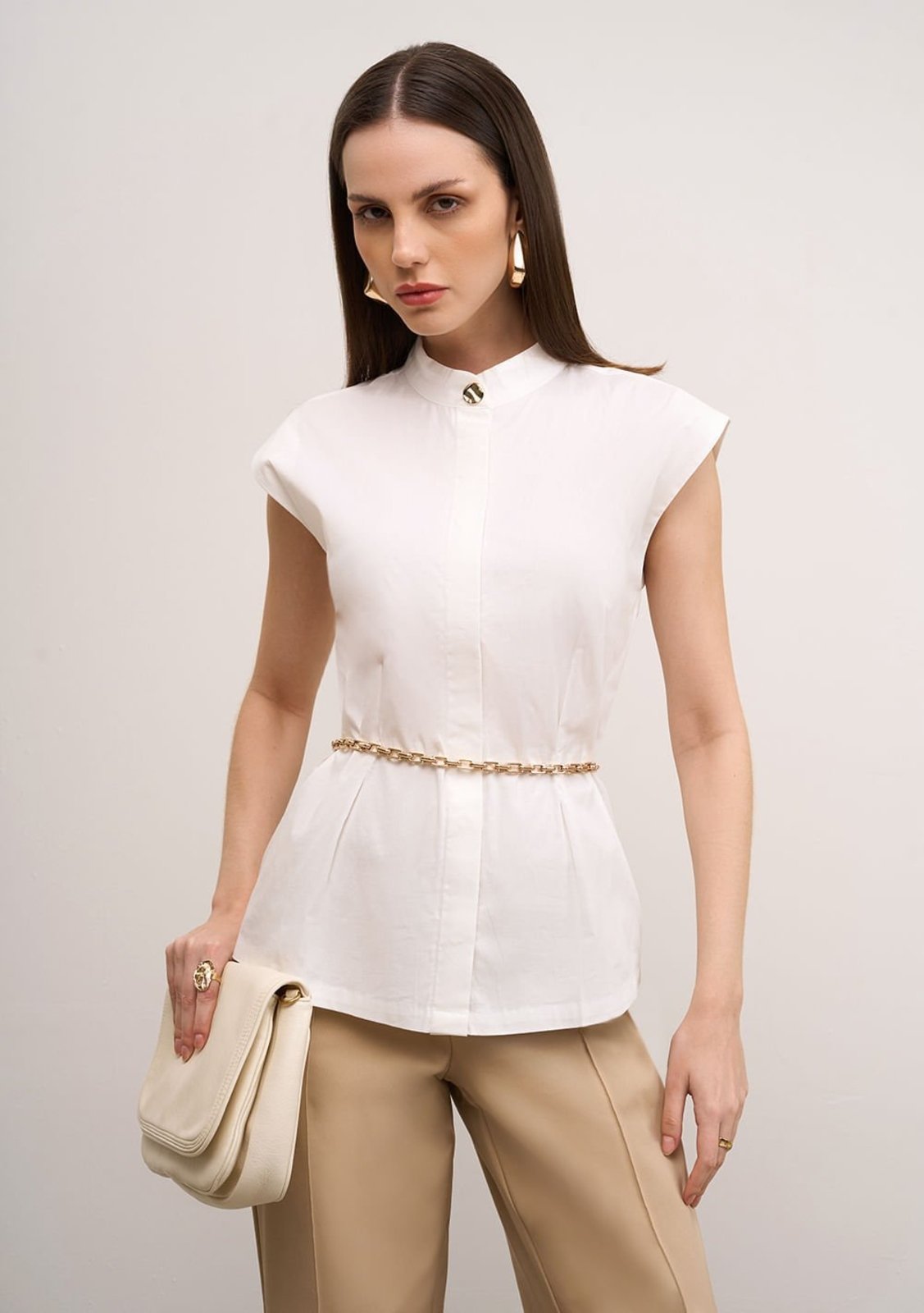 Camisa Iódice Solta Decote V Manga Curta Padrão Off-white