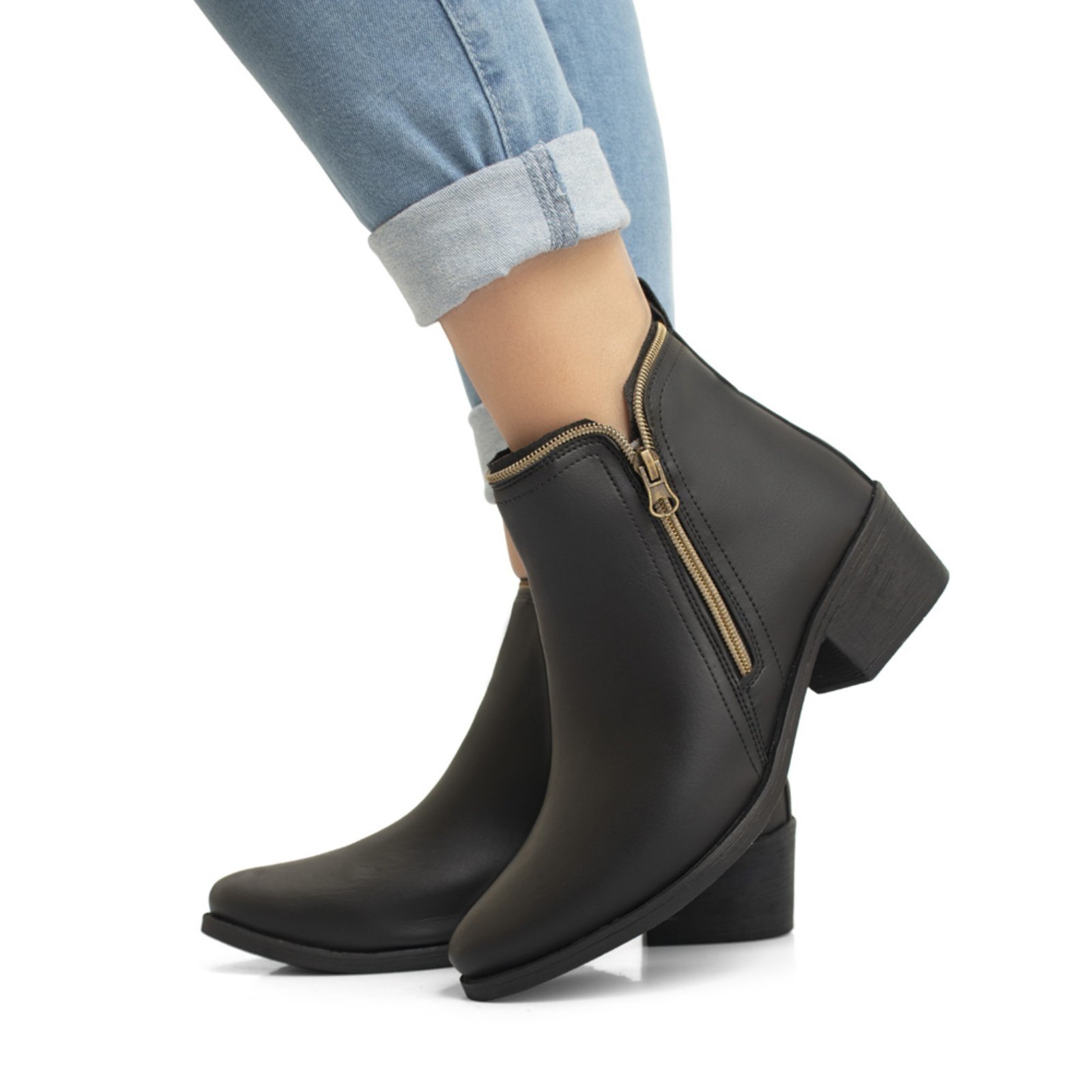 Bota Feminina Bredeni Cano Curto Coturno Com Detalhe Zíper Preto