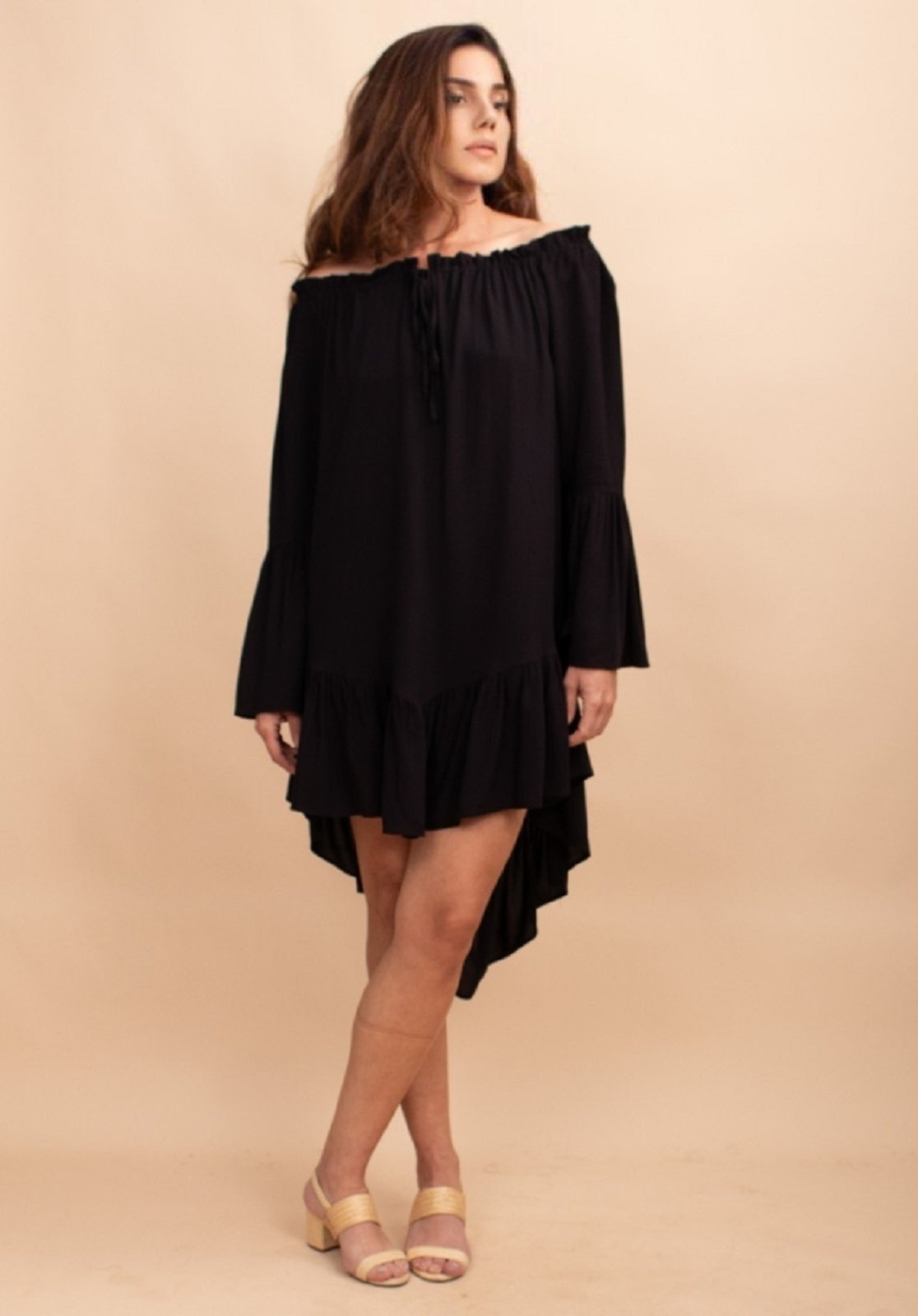 Vestido Curto Viscose Com Babados Preto