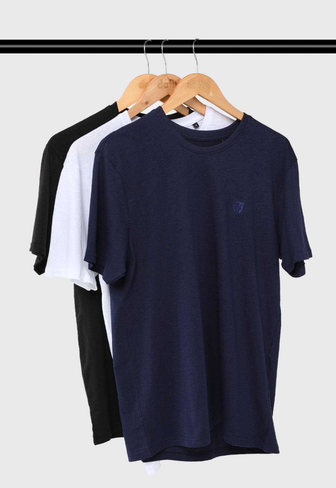 Vista 2 Kit 3 Camisetas Masculina MR Kitsch Slim Branco Preto MR. KITSCH azul marinho MR. KITSCH azul marinho