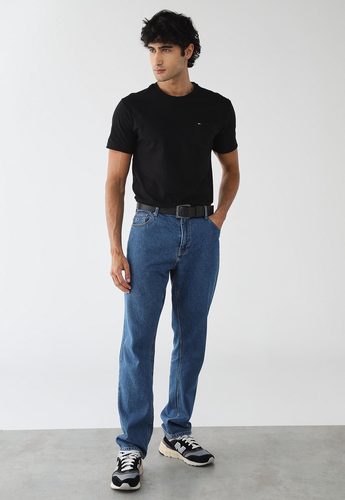 Vista 3 Camiseta Tommy Hilfiger Regular Pocket Preta preto Tommy Hilfiger preto