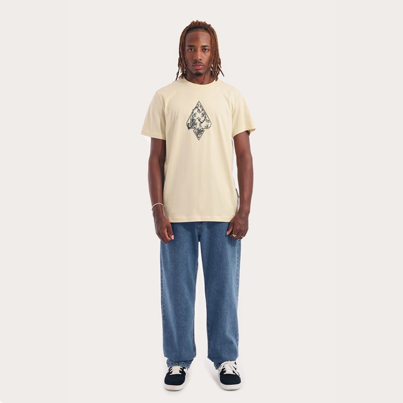 T-Shirt Regular M/C Espada Relevo