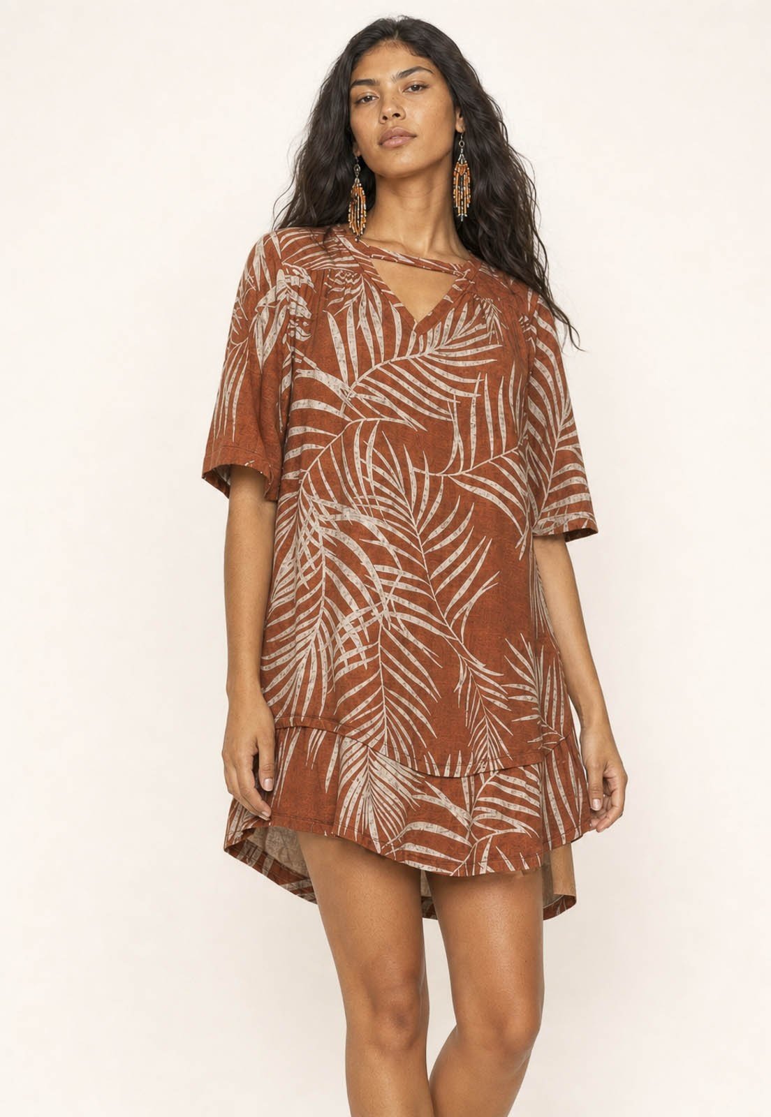 Vestido Curto Cabanafree Malha Manga Curta Estampa Palmas Terra