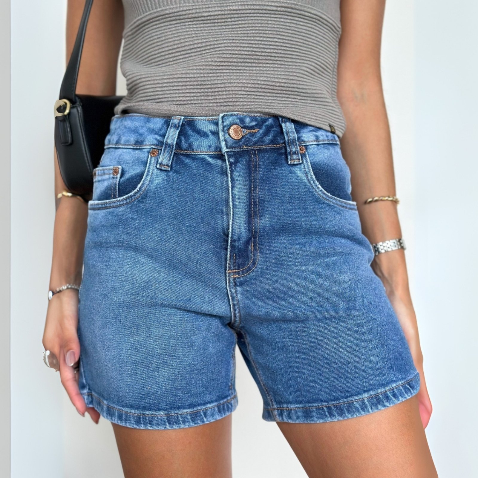 Bermuda Jeans Cintura Alta Meia Coxa Feminina Revanche Benferri