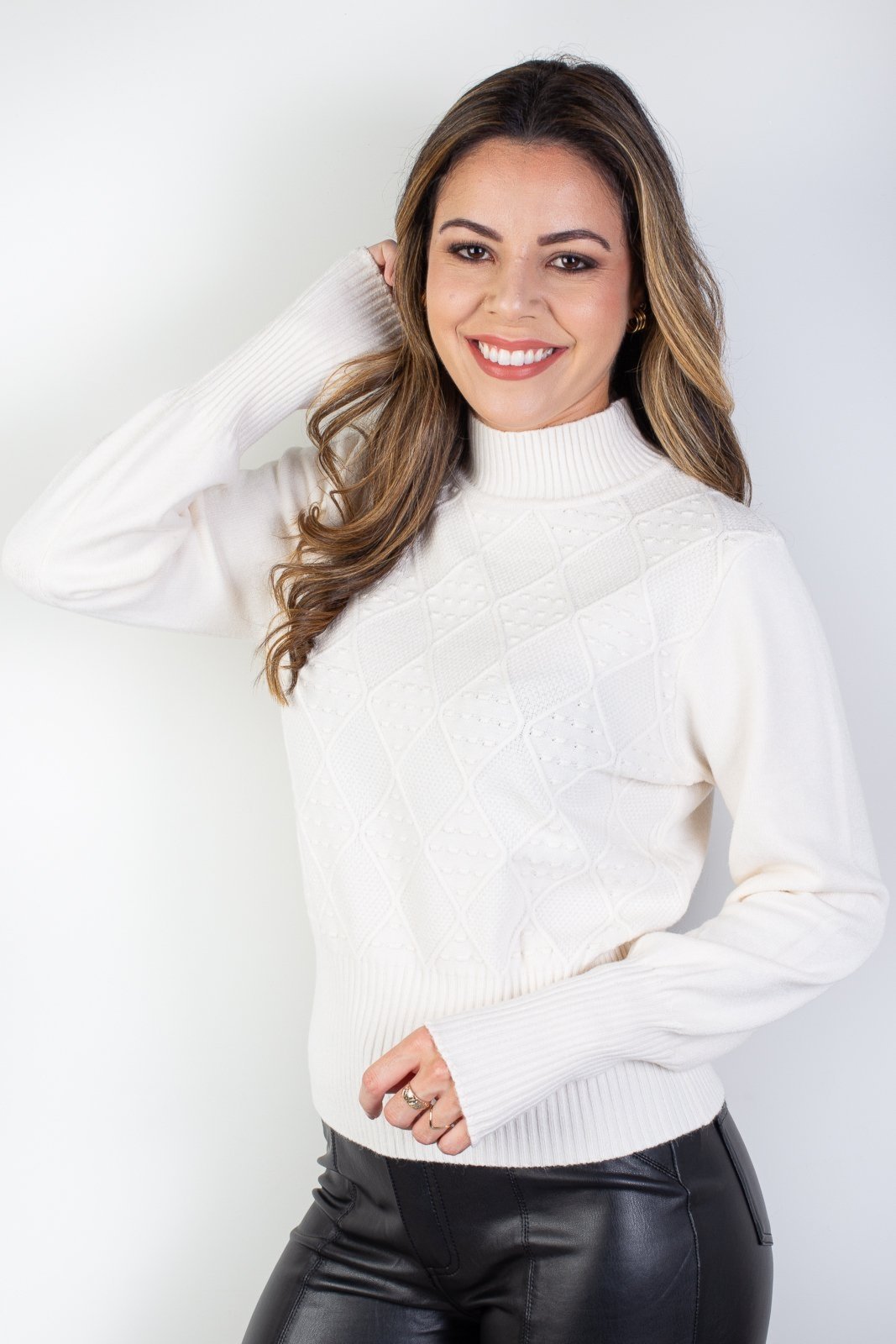 Blusa Fluffy feminina gola rolê manga bispo 81190 – Off white