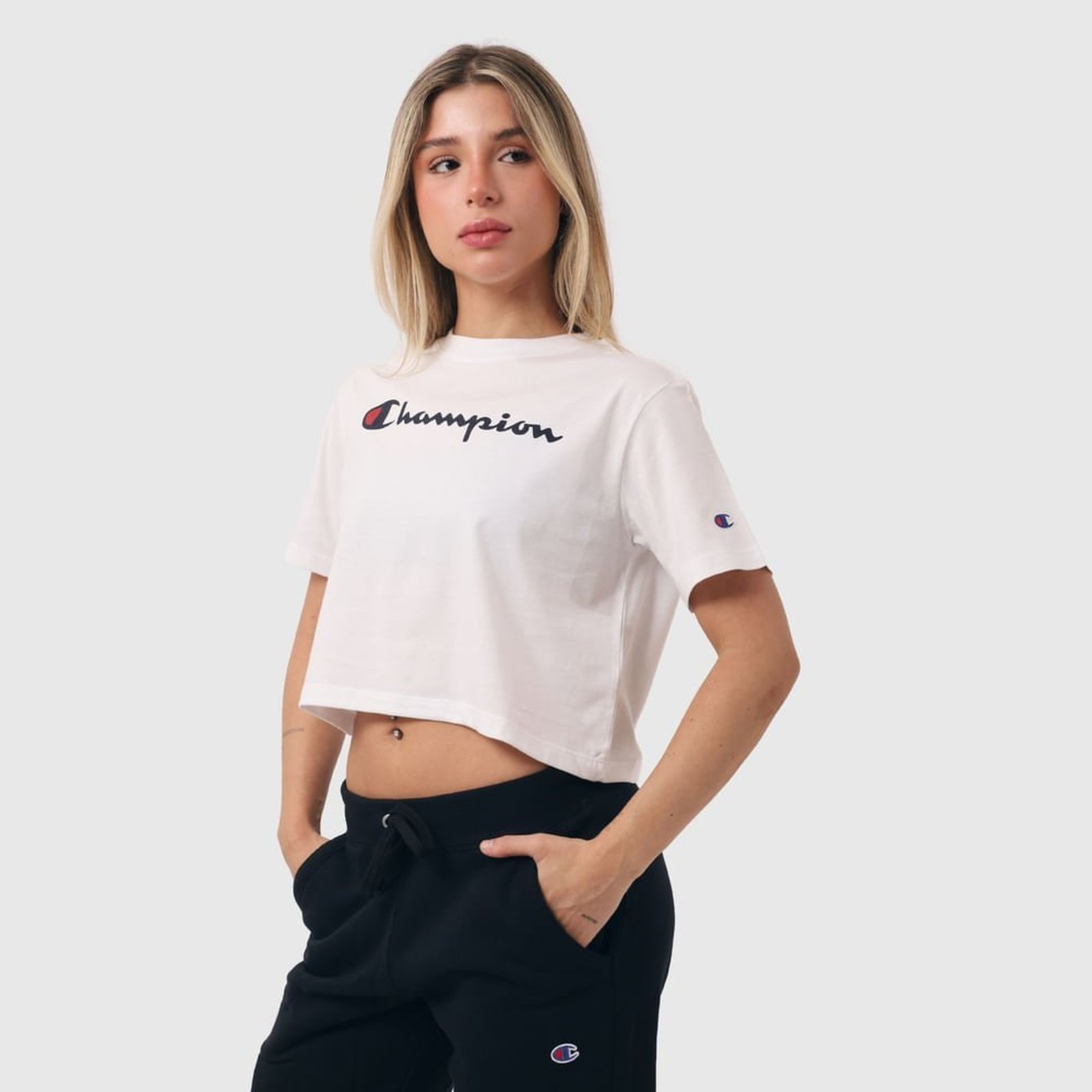 CAMISETA CROPPED CHAMPION ATHLETIC CLASSIC SCRIPT LOGO INK