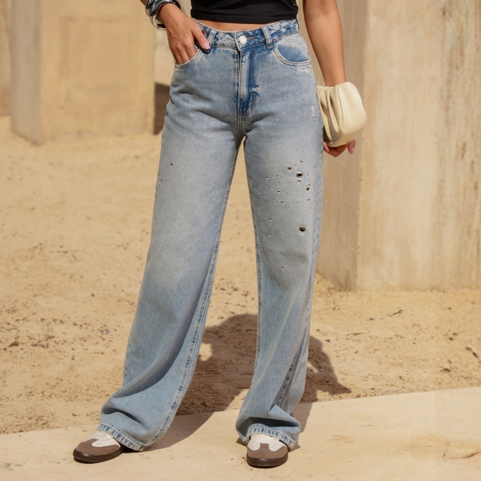 Calça Jeans Wide Leg Com Pedraria Feminina Revanche Intercácia