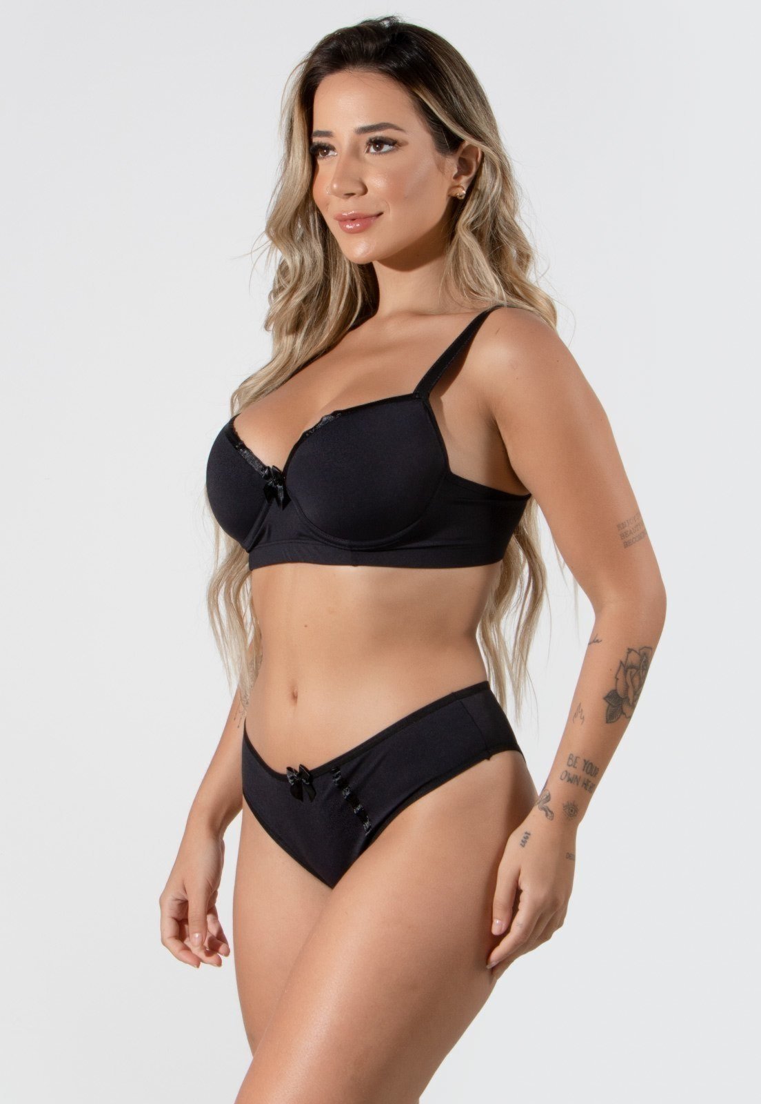 Conjunto de lingerie 4 Estações Plus Size Sutiã Com Bojo e Calcinha Plus Preto