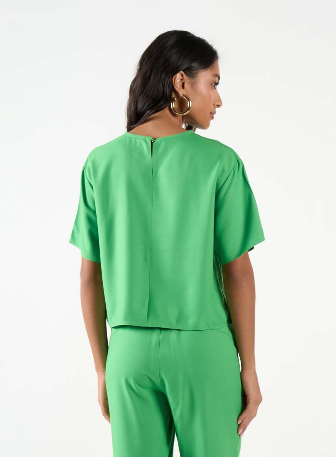 Vista 3 Blusa Básica e Mangas Fluidas Colcci CLC Cyber Lime verde Colcci CLC verde