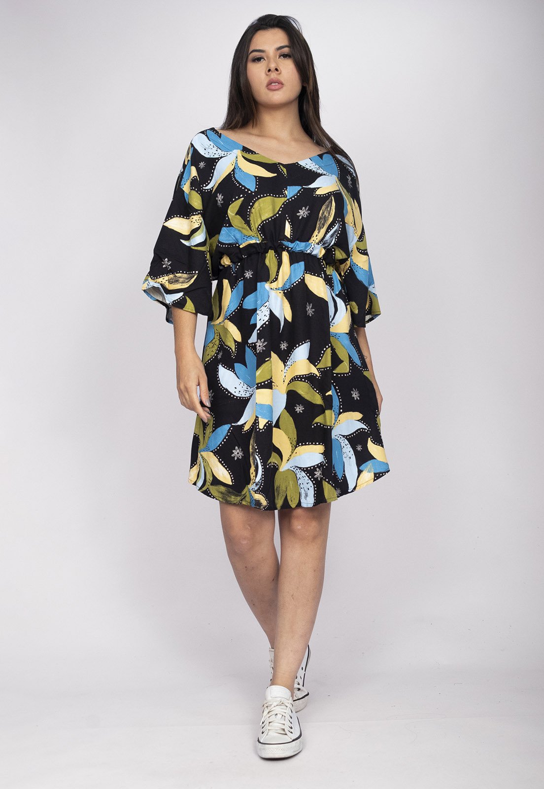 Vestido Curto CabanaFree Caaxixá Viscose com Cordão na Cintura Estampa Jardim Noturno