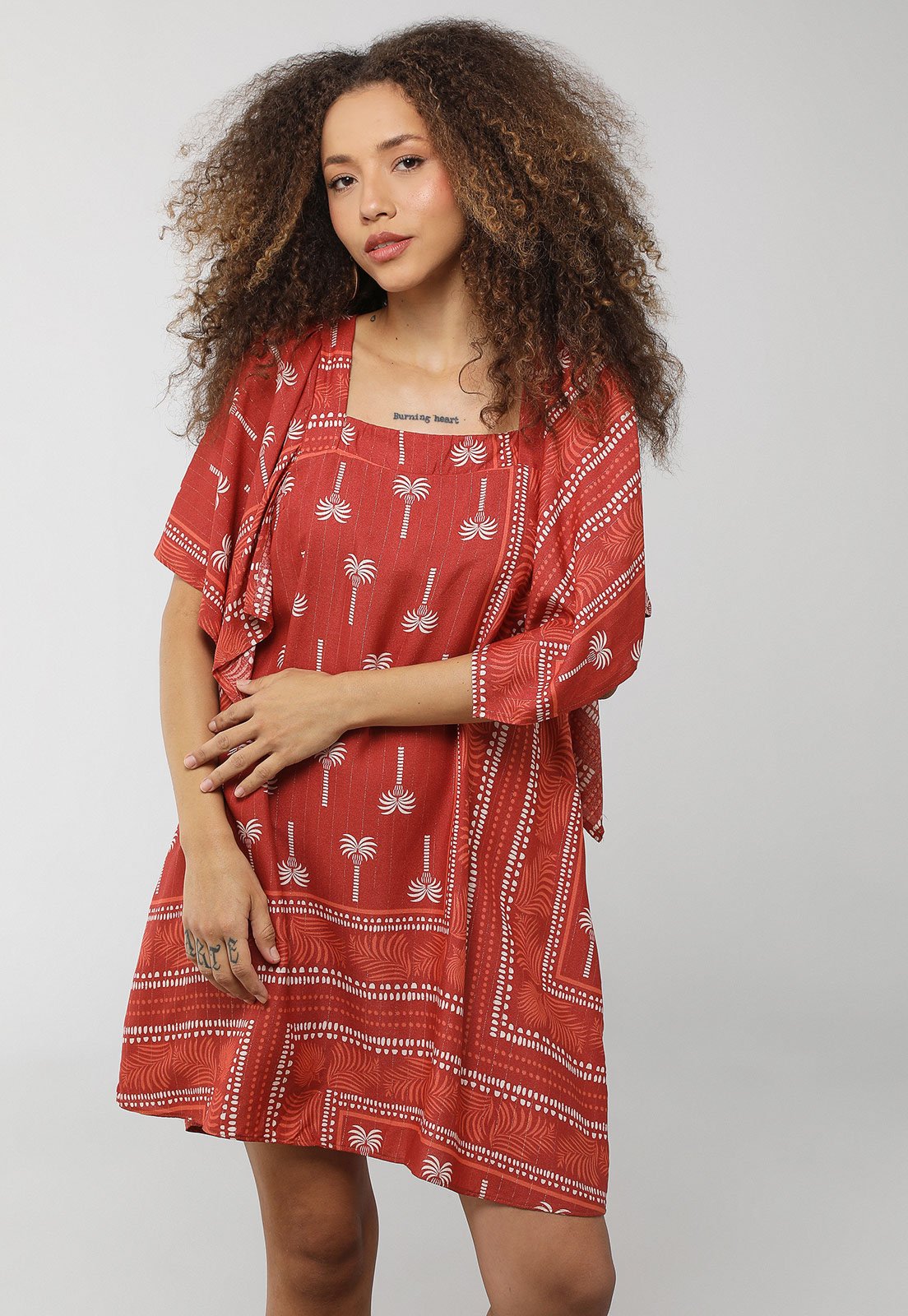 Vestido CaCay Curto Manga Lenço Vermelho