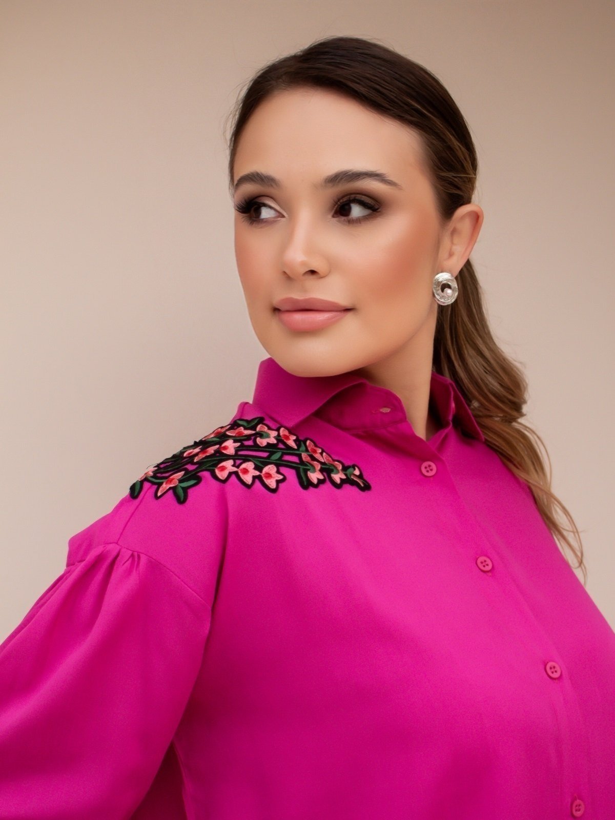 Camisa Feminina De Viscose Toque Macio Detalhe Floral Chic