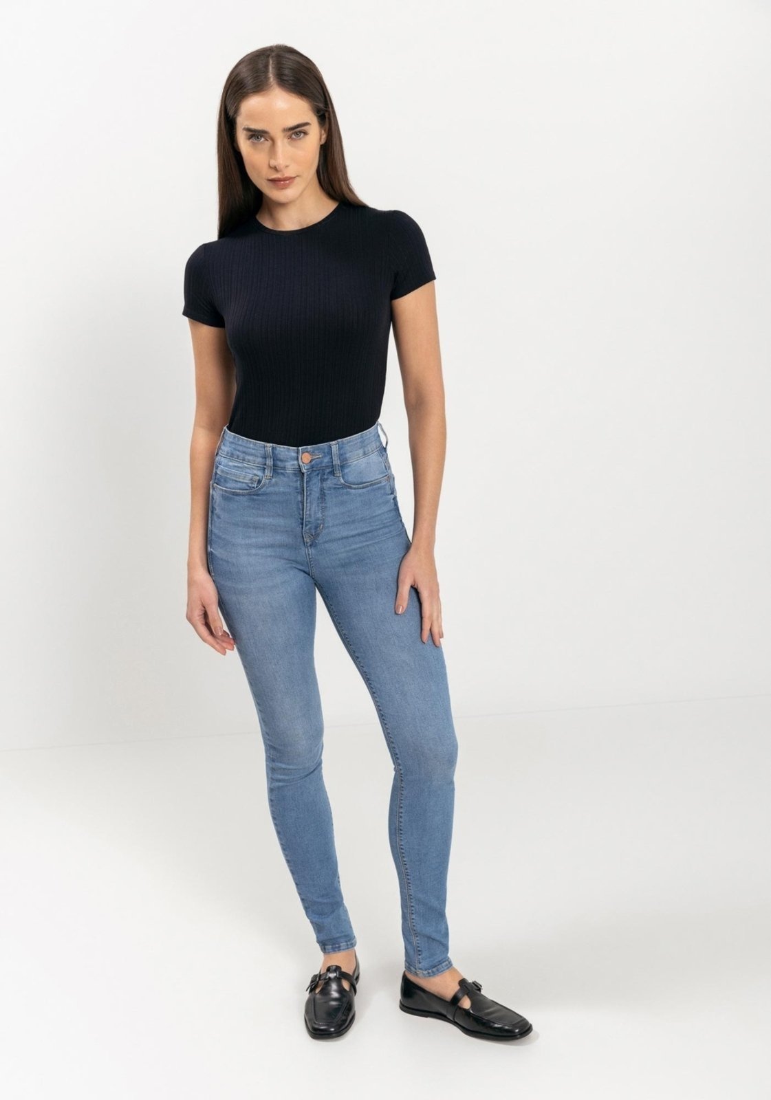 Calça Jeans Skinny Shaping Com Cintura Alta E Bolsos