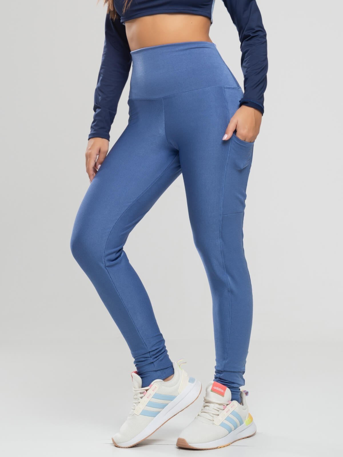 Calça Legging Canelada Moda Fitness Vicbela Com Bolso Cós Largo Academia Azul