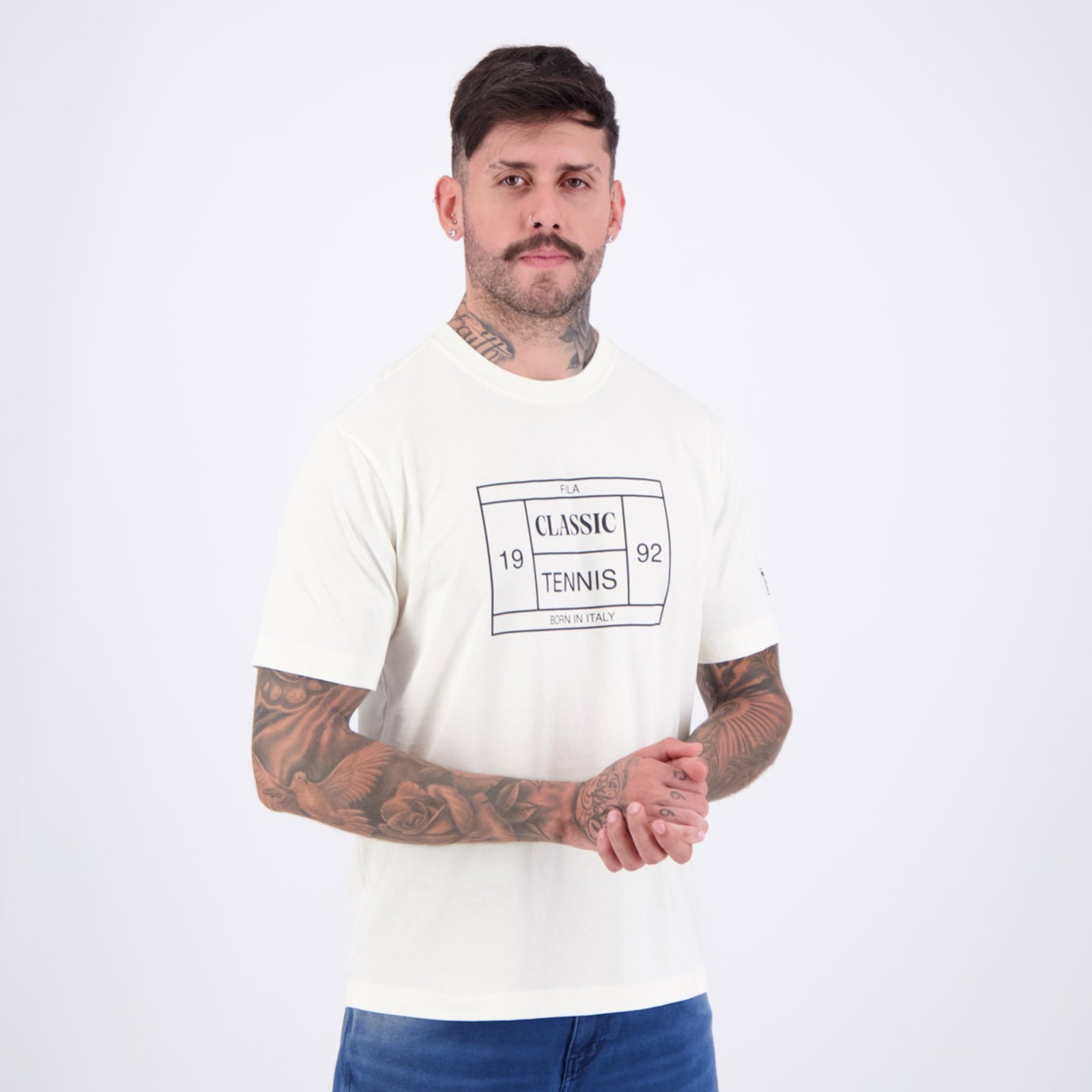 Vista 3 Camiseta Fila Comfort Tennis Union Classics Off White e Preto branco white Fila branco white