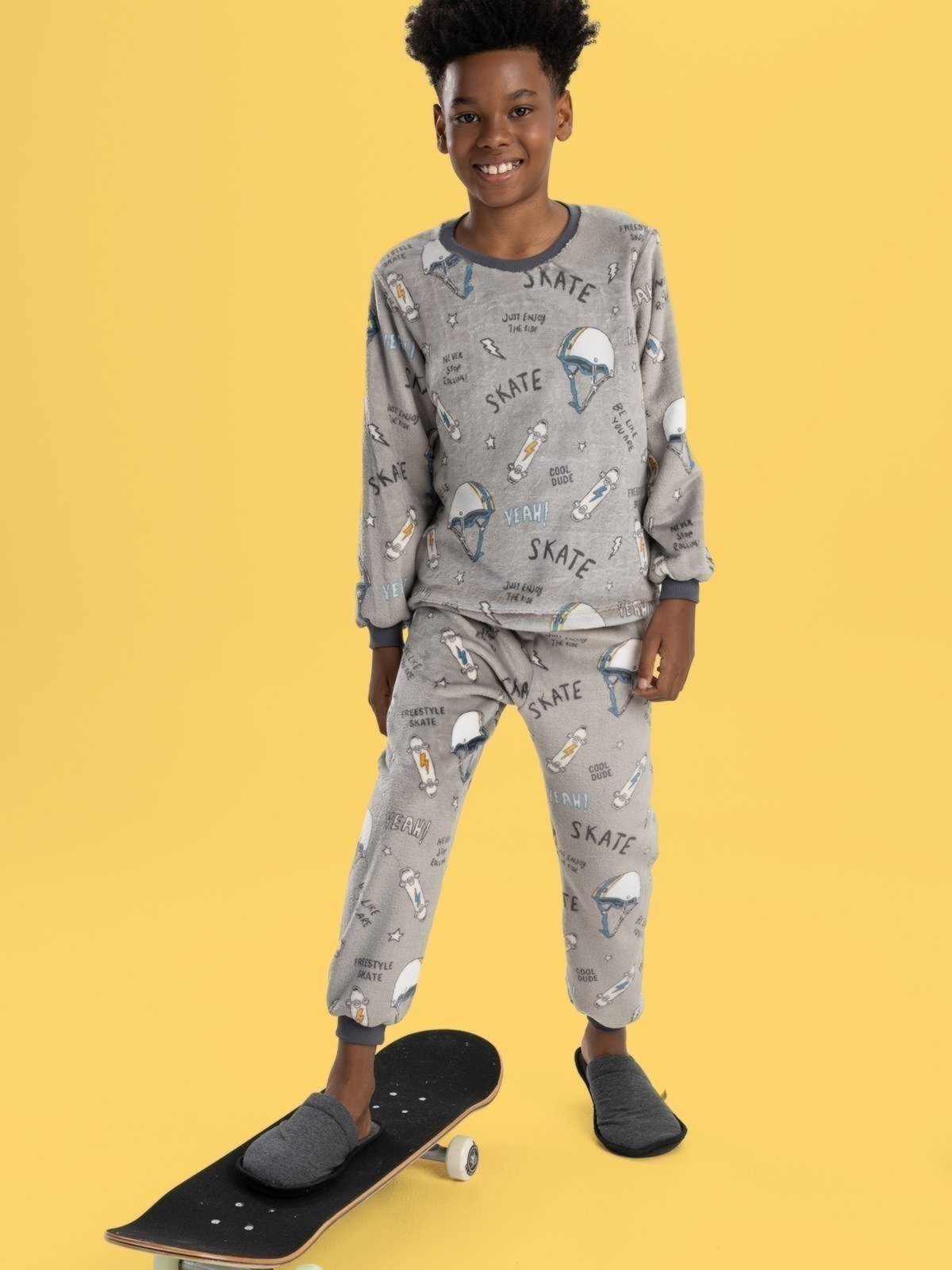 Vista 2 Pijama Juvenil Menino de Inverno em Soft Fleece Skate Magicamente Kids cinza Magicamente Kids cinza