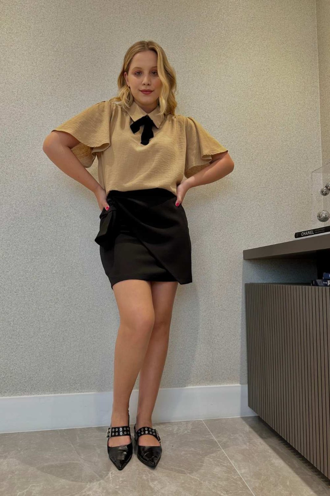Vista 3 Blusa Vanibele Gola Camelo caramelo Vanibele caramelo