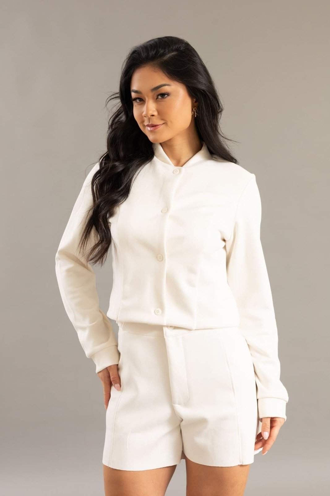 Casaco Feminino em Suede Curto com Recortes Manga longa Dialogo Jeans Off White
