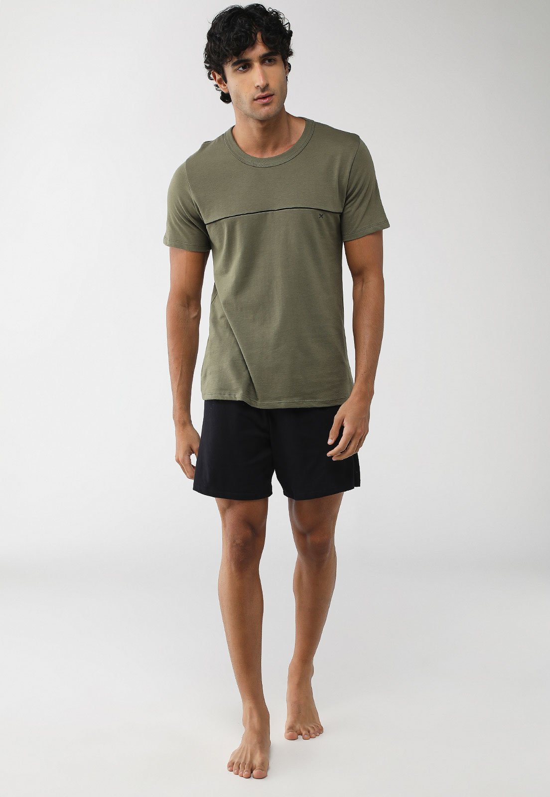 Conjunto Pijama Curto Masculino Hering Camiseta Verde Militar e Short Preto