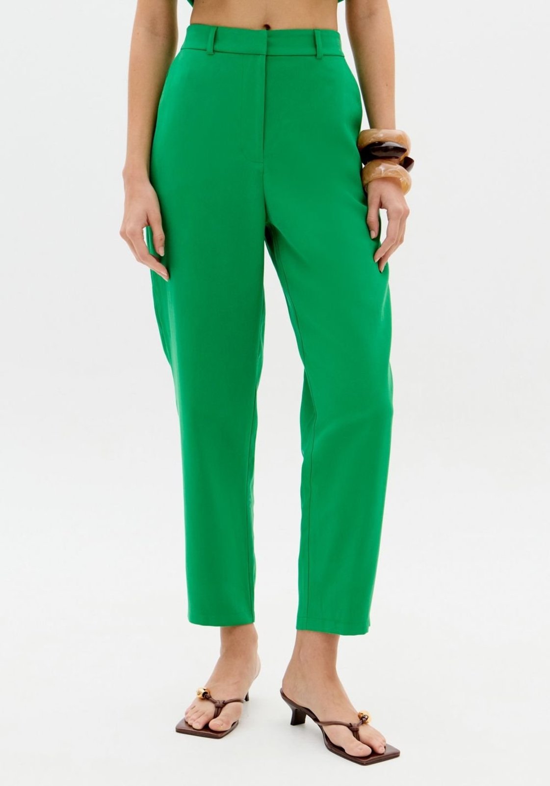 Vista 3 Calça Carrot Cintura Alta Com Bolsos Lança Perfume verde Lança Perfume verde