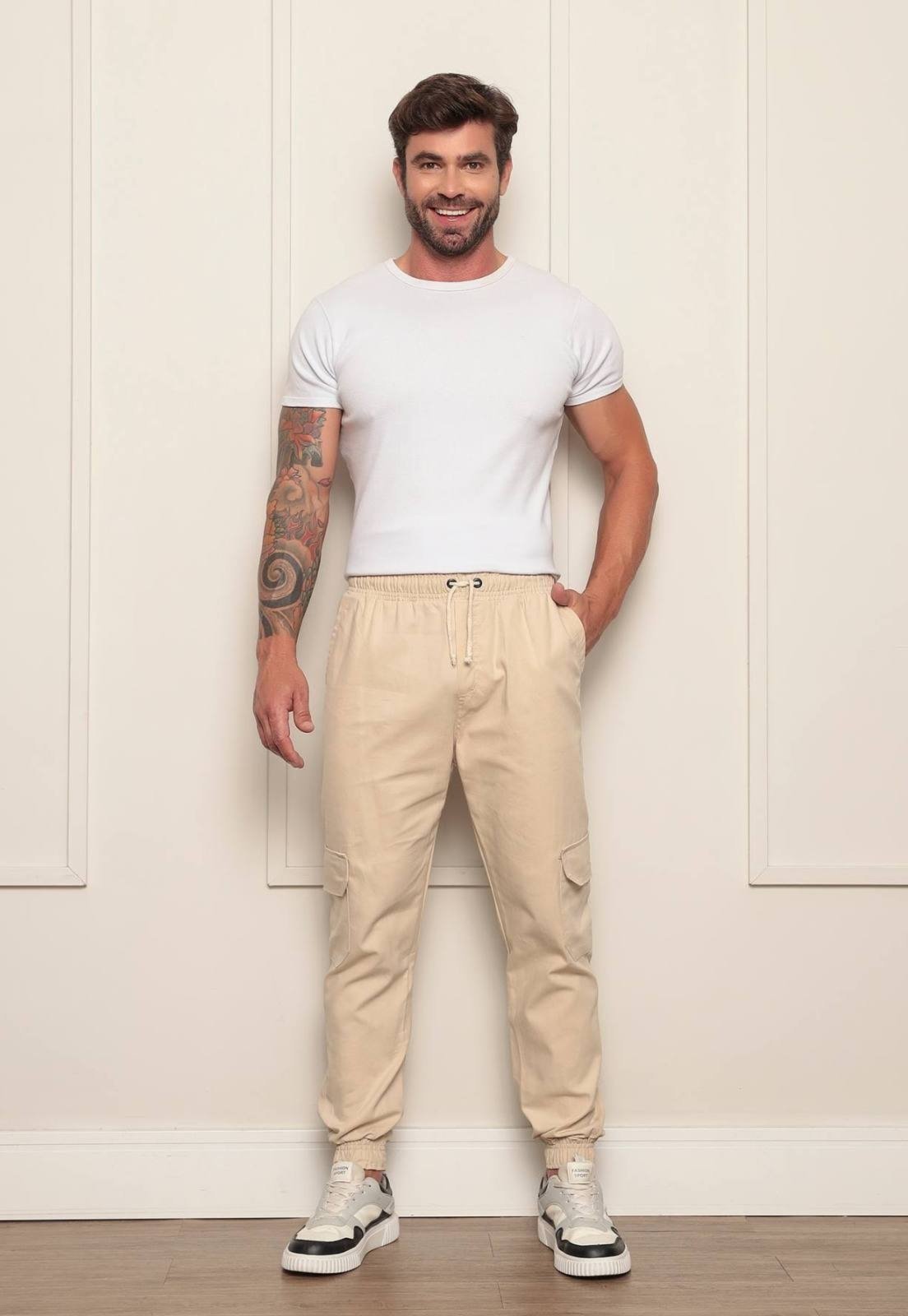 Vista 3 Calça Jogger Masculina Ethereal Jeans com Bolso Cargo Confortável Com Punho preto preto
