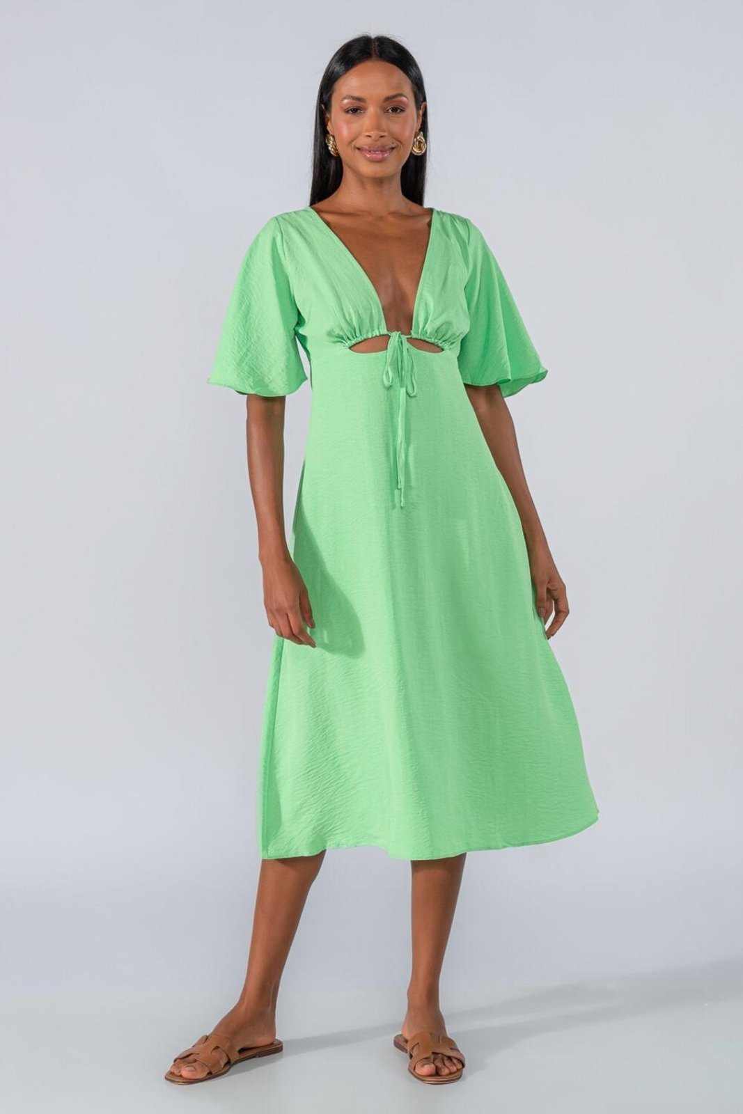 Vestido detalhe recorte no busto Verde