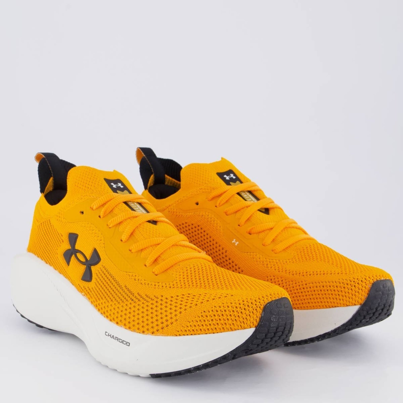 Vista 3 Tênis Under Armour Charged Slight 3 SE branco Under Armour branco