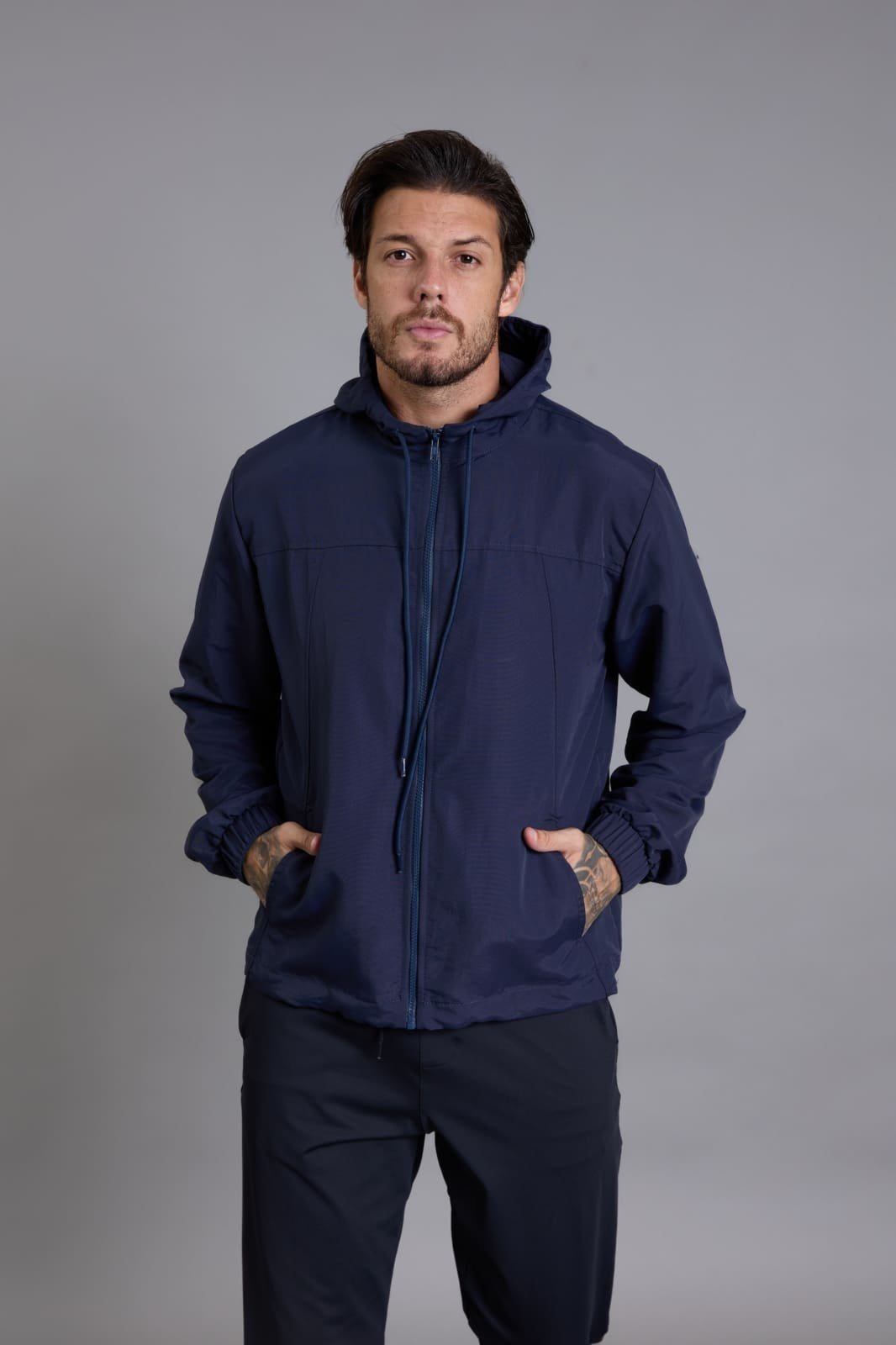Jaqueta Corta Vento Color Masculina Com Capuz Marinho Dialogo