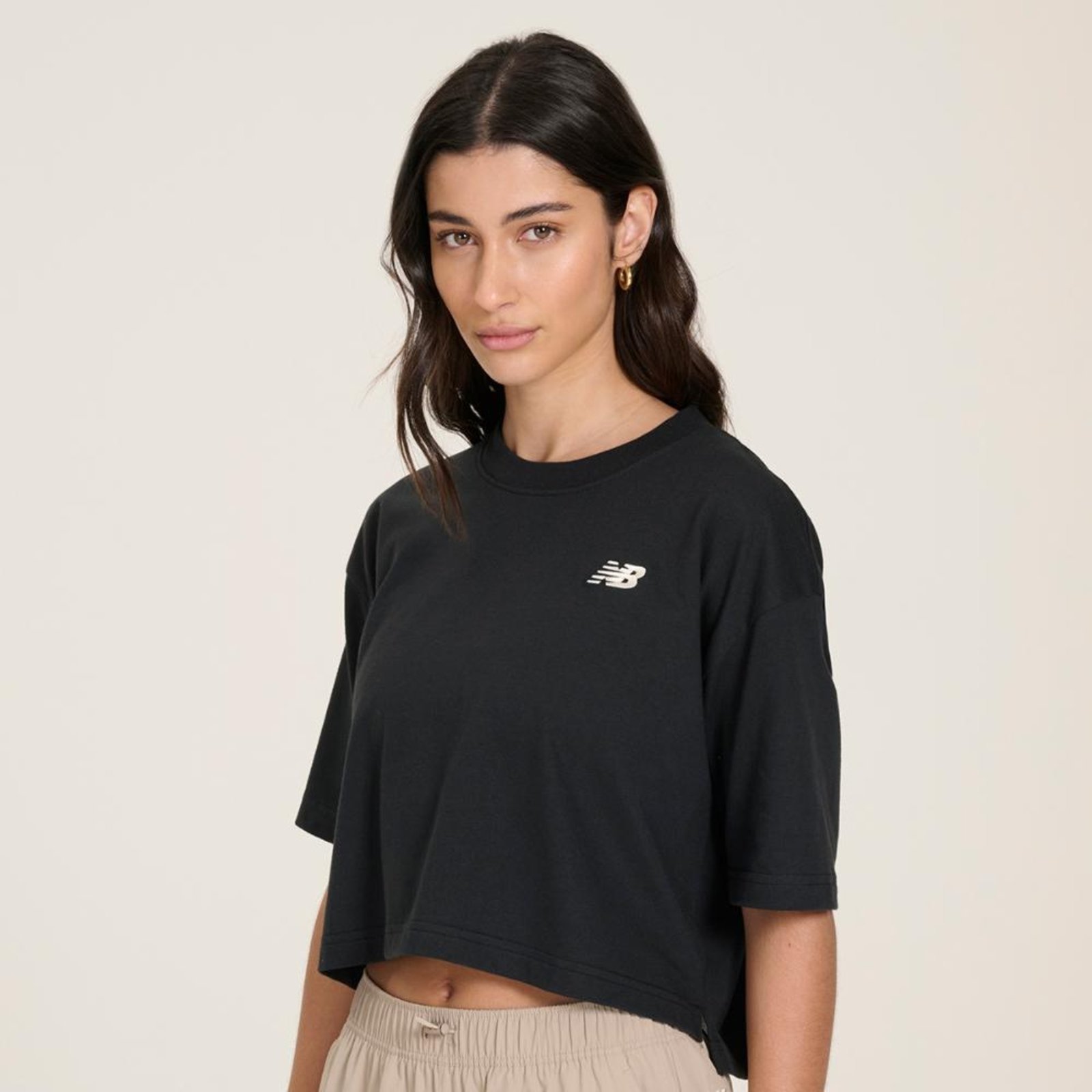 Vista 3 Camiseta New Balance Cropped Small Logo Feminina incolor incolor