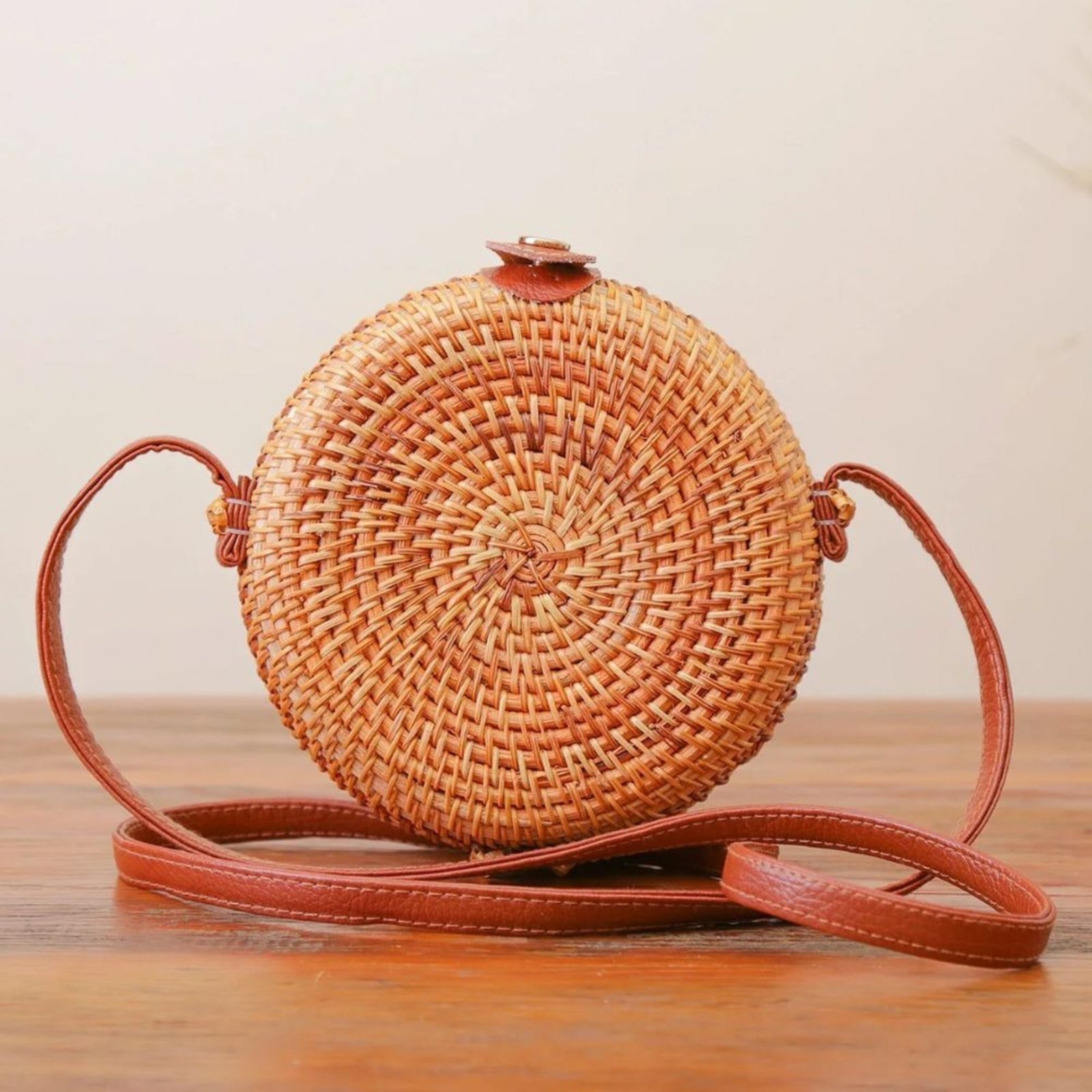 BOLSA DE PRAIA DE RATTAN ESTRUTURADA COM FORRO – FLÓRIDA – Marrom – MELLOW BRAZIL