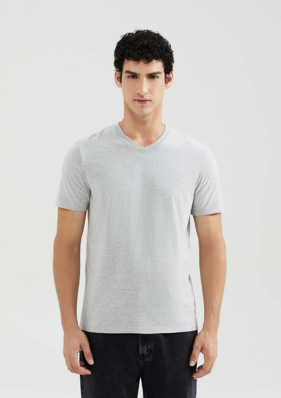 Camiseta Básica Masculina Manga Curta Gola V World