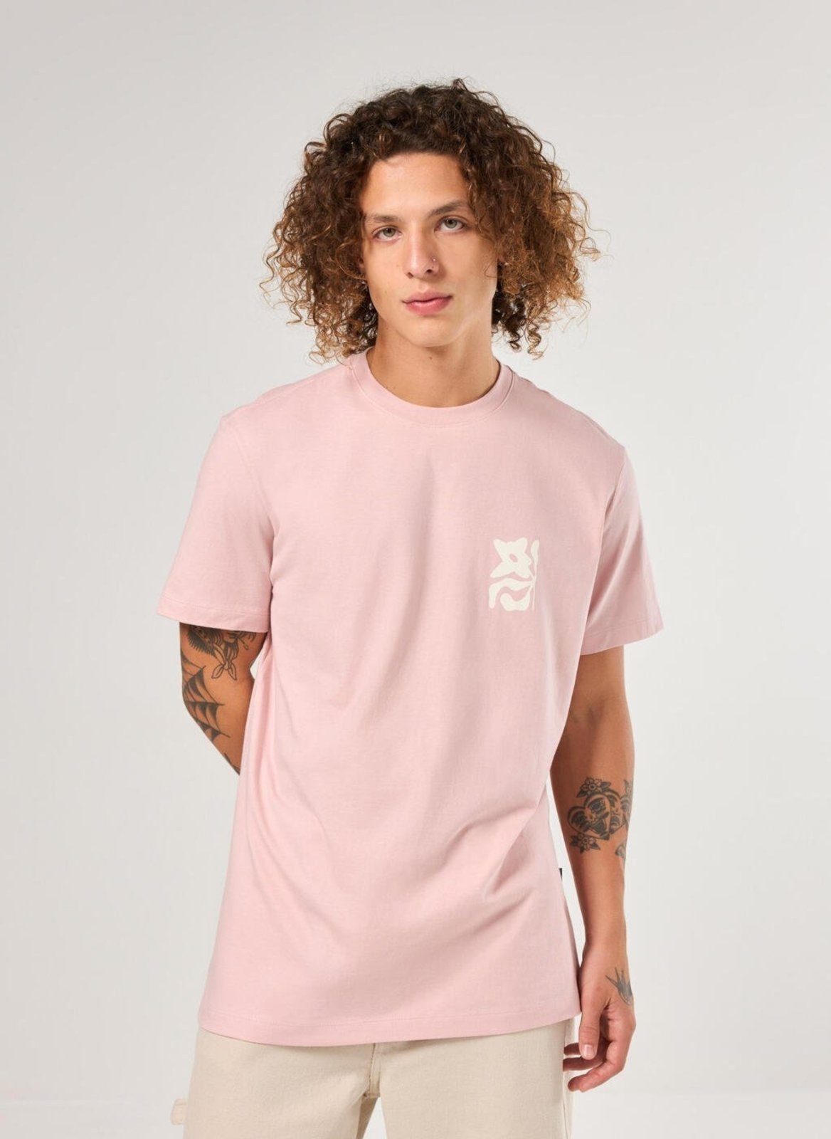 Camiseta Comfort Rosa Flor