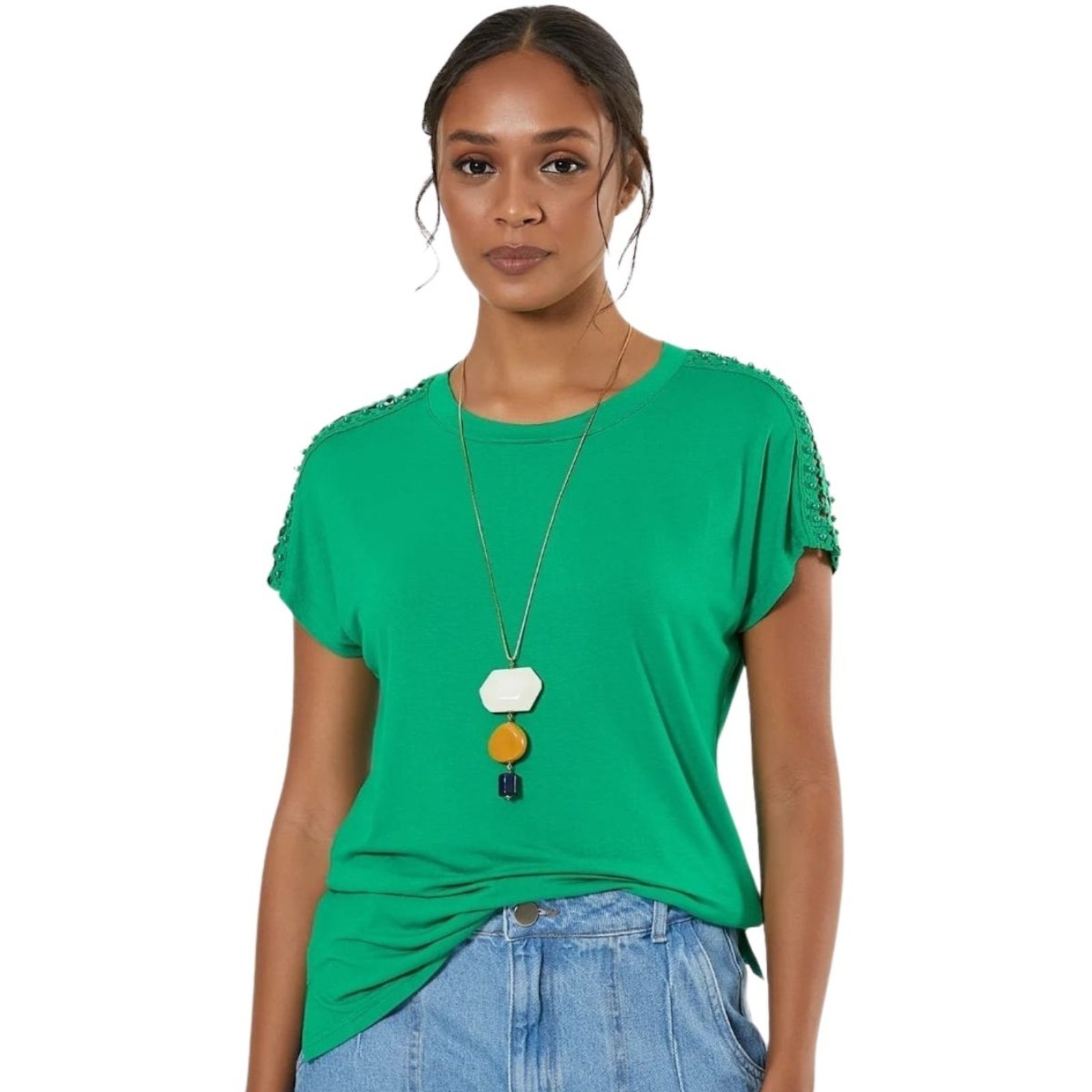 Camiseta FMF Feminina Preta com Detalhe em Renda e Pérolas nas Mangas Conforto e Estilo Verde