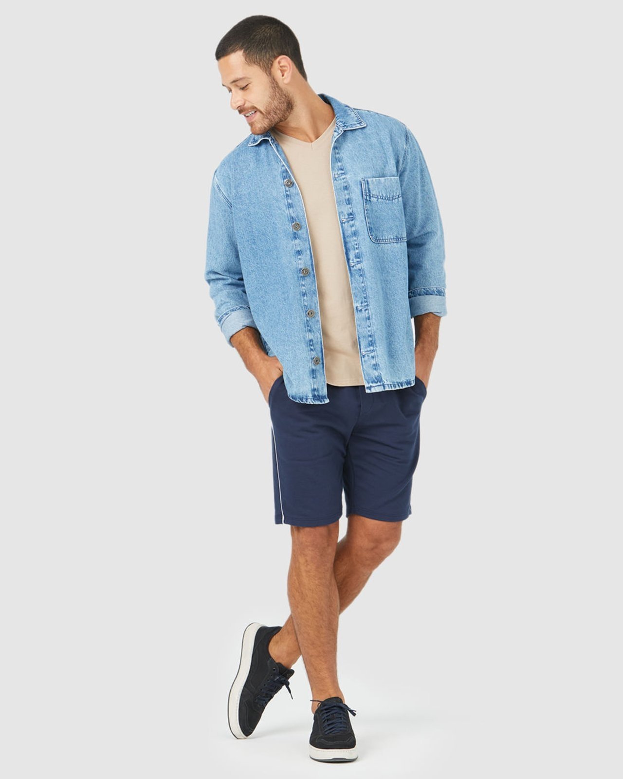 Bermuda Masculina Filete Lateral Em Moletom Sem Flanela