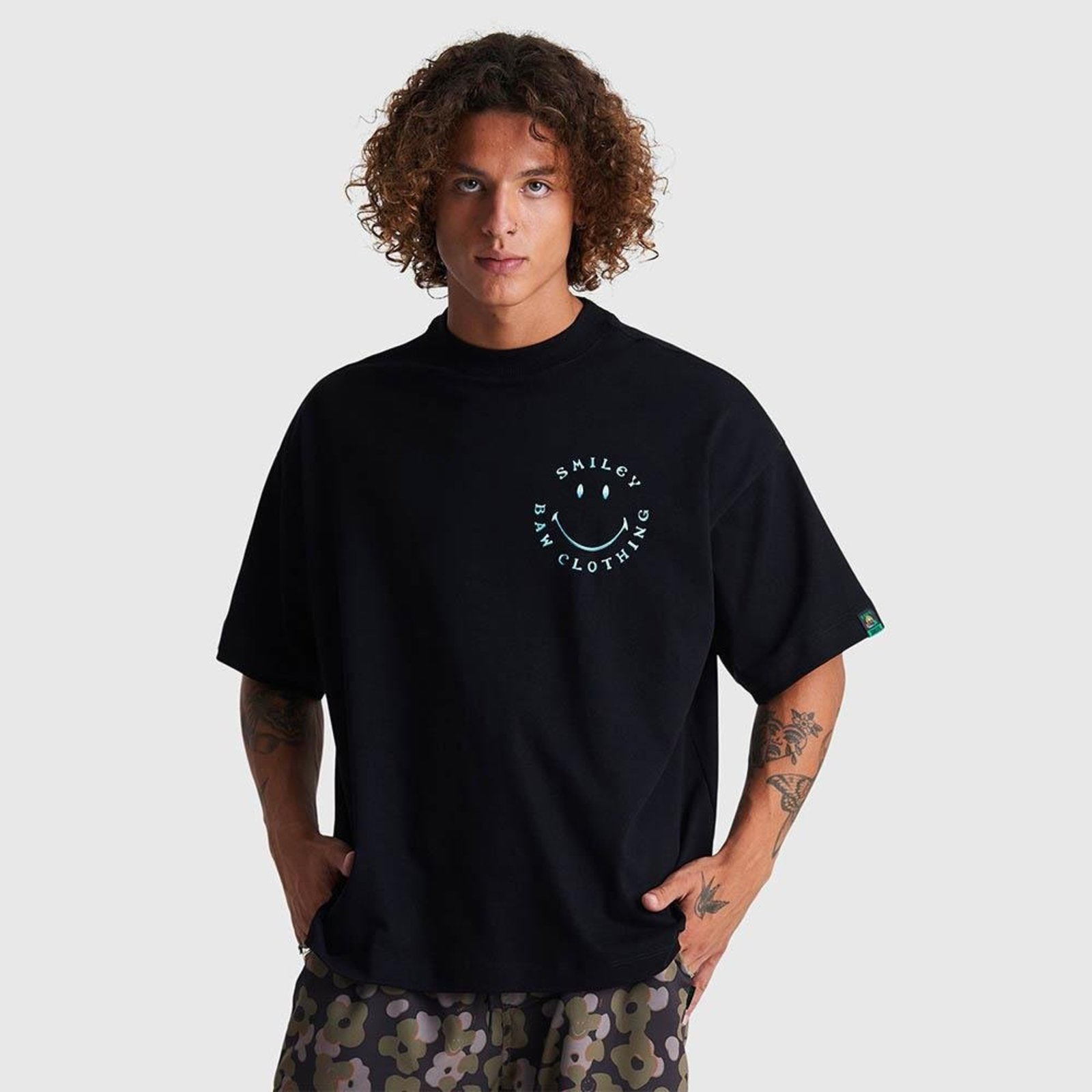 CAMISETA OVERSIZED IRON BAW X SMILEY Preto