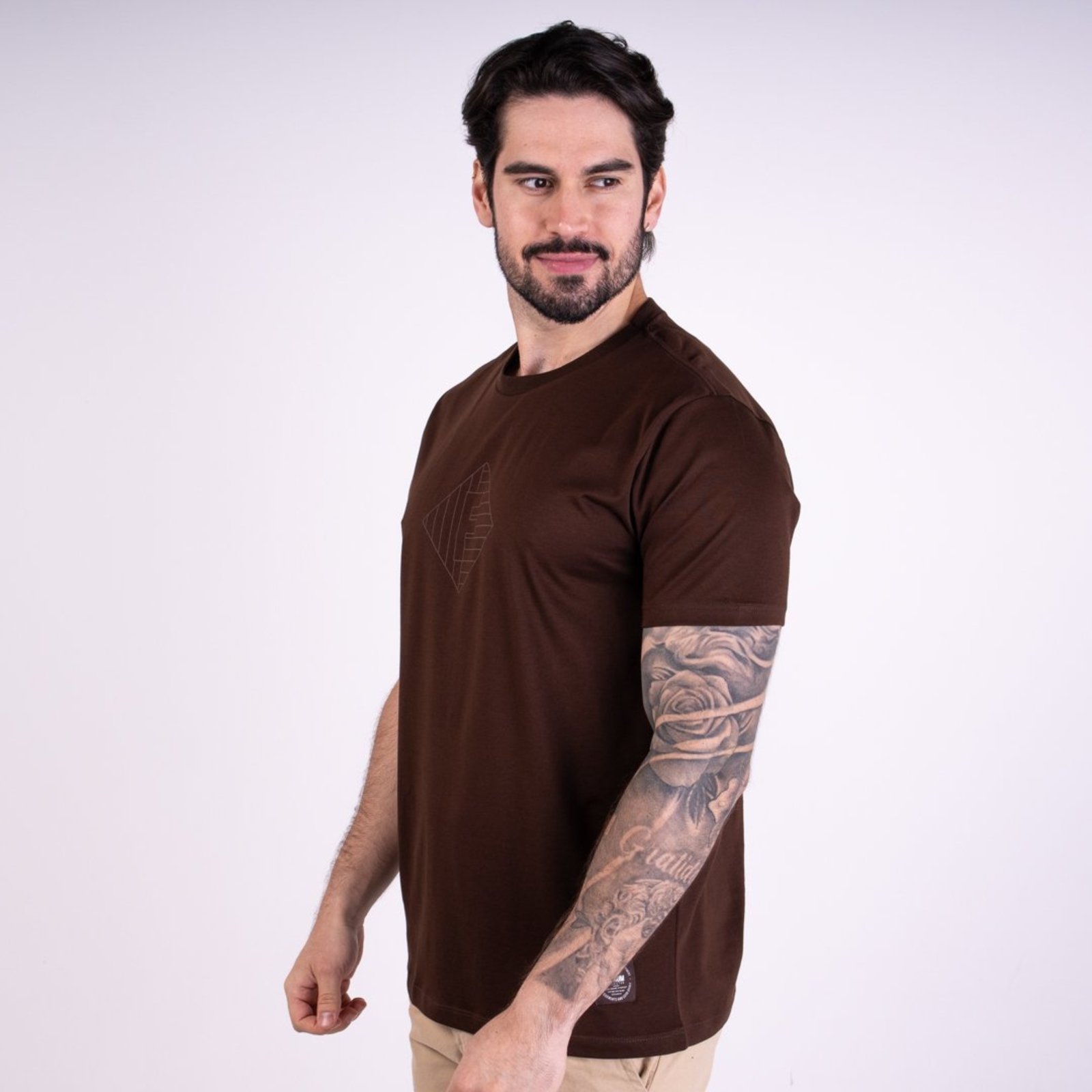 Camiseta Forum Slim Marrom