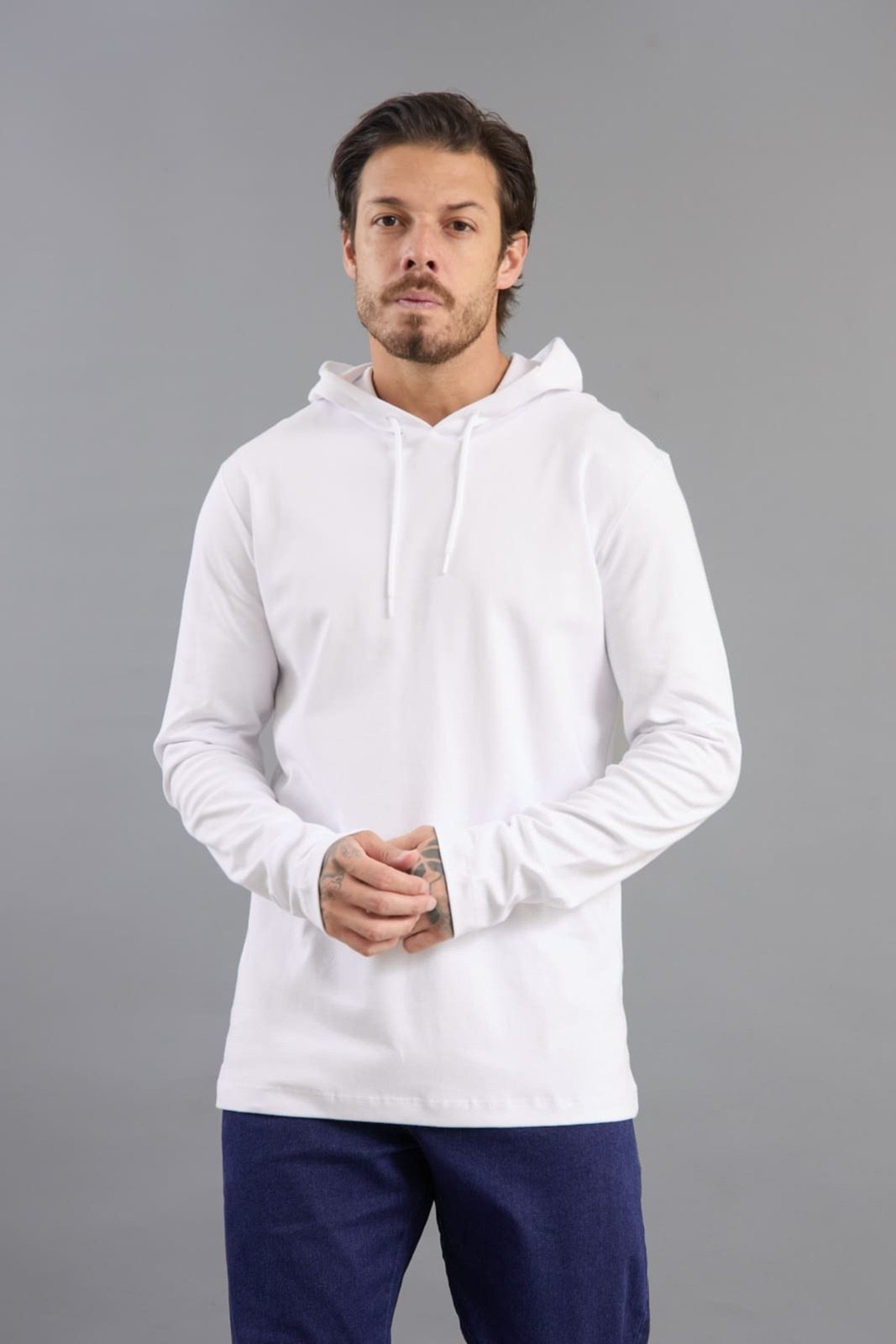 Camiseta Masculina Manga Longa Com Capuz Dialogo Jeans Branco