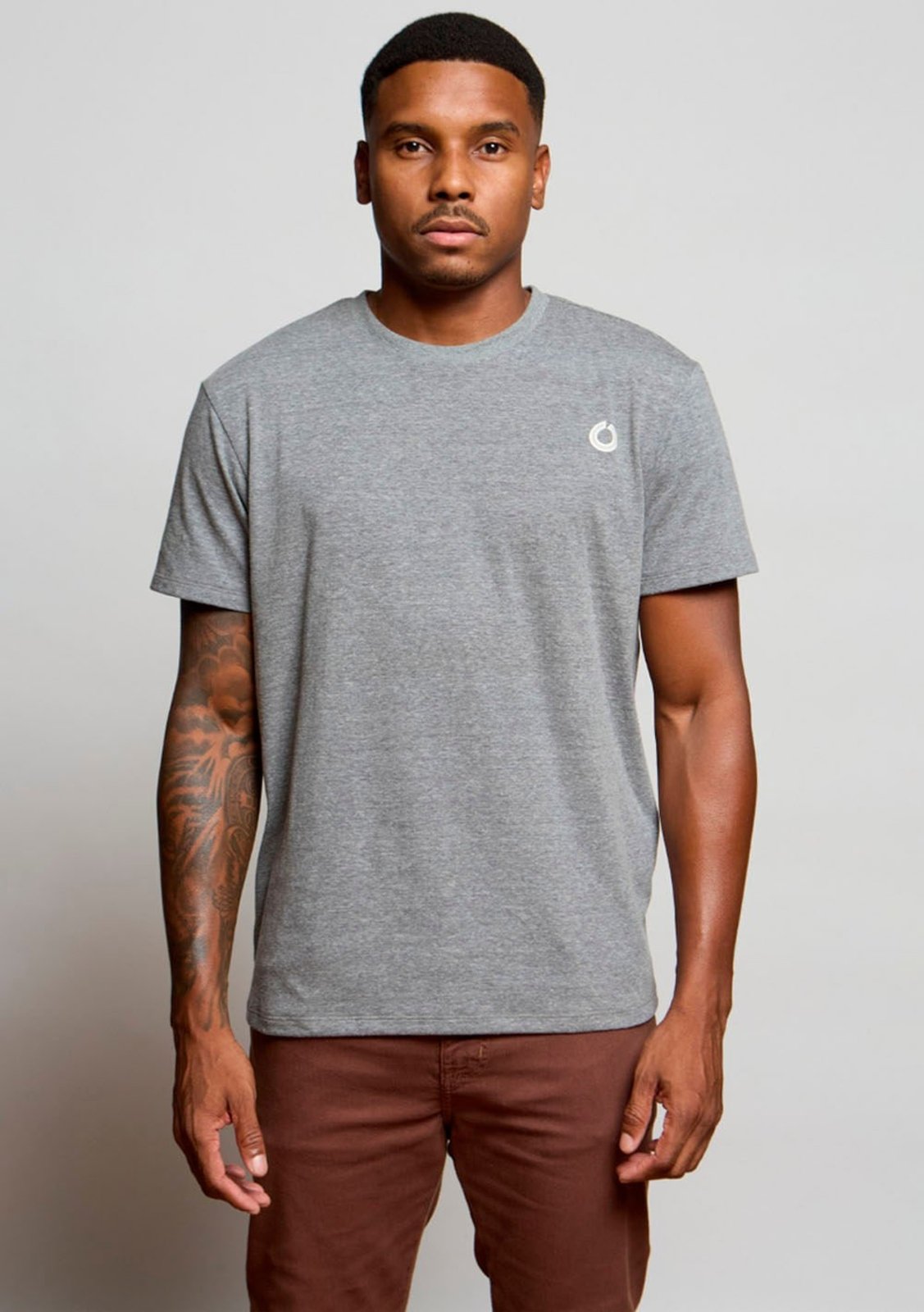 Camiseta Iódice Decote Careca Manga Curta Padrão Cinza