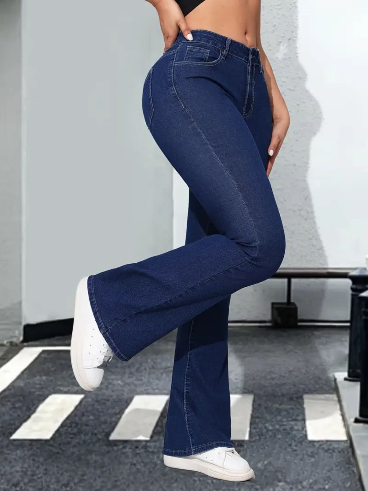 Calça Flare Jeans Feminina Kovali Premium Com Elastano Cintura Alta Levanta Bumbum Estilo Gringa Azul Escuro