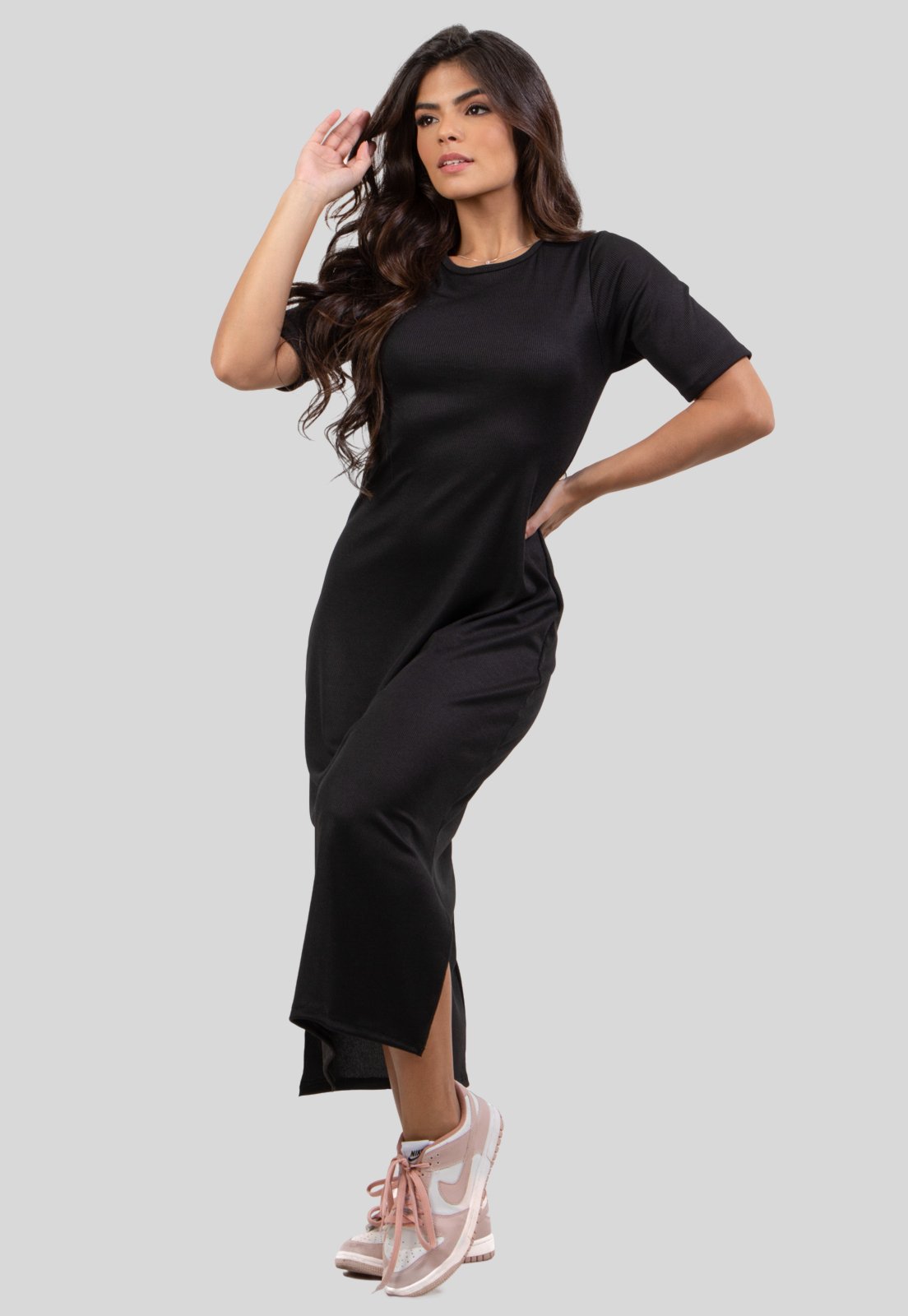 Vestido Midi Diluxo Canelado Manga Curta Preto