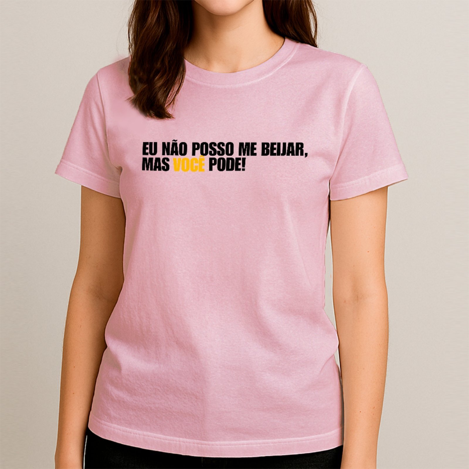 Vista 2 Camiseta Ousy Básica Você Pode Beijar Carnaval Solteiro Unissex preto ousy preto