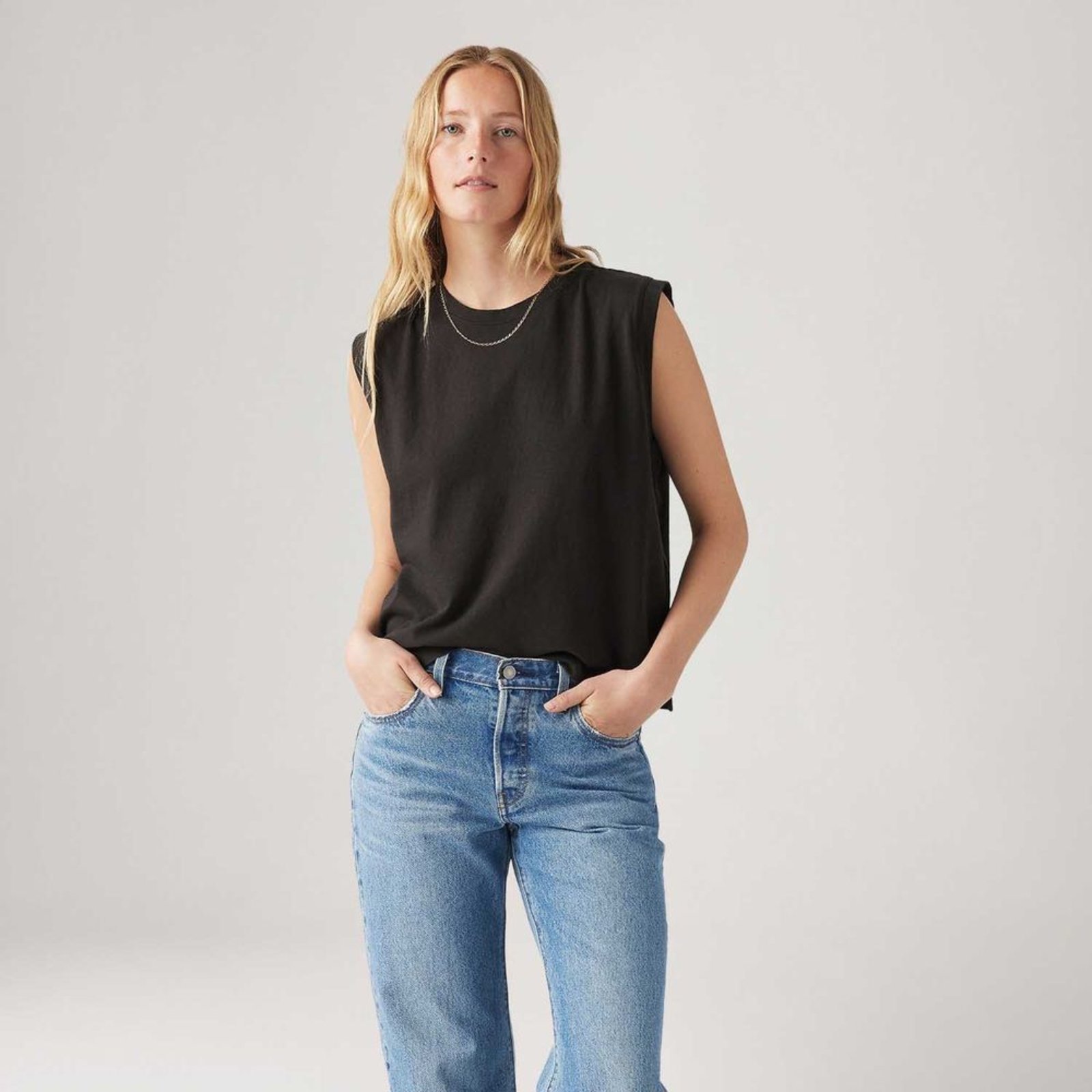 Camiseta Levi’s® Muscle Tee Boxy Tank Preta