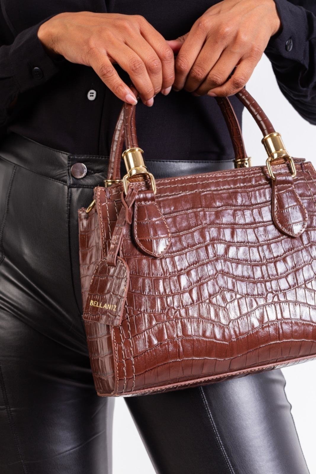 Vista 3 Bolsa Bellaniz Baú De Couro Croco Andressa - Café caramelo Bellaniz caramelo
