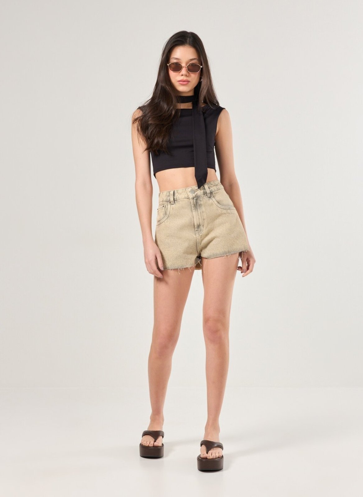 Vista 2 Short Jeans Dirty Cintura Alta Youcom azul Youcom azul