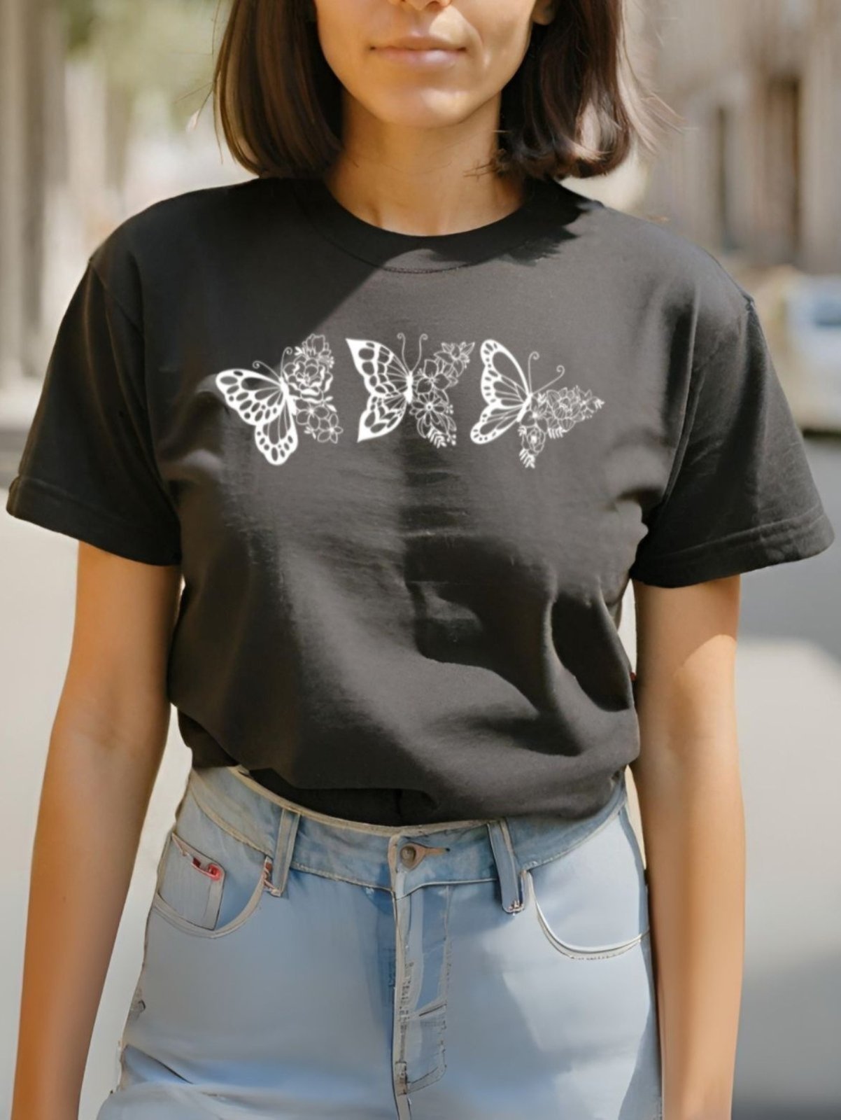 Vista 3 Camiseta Feminina T-shirt Plus Size GuGi Borboletas Blusinha Baby Look Camisa laranja Gugi laranja