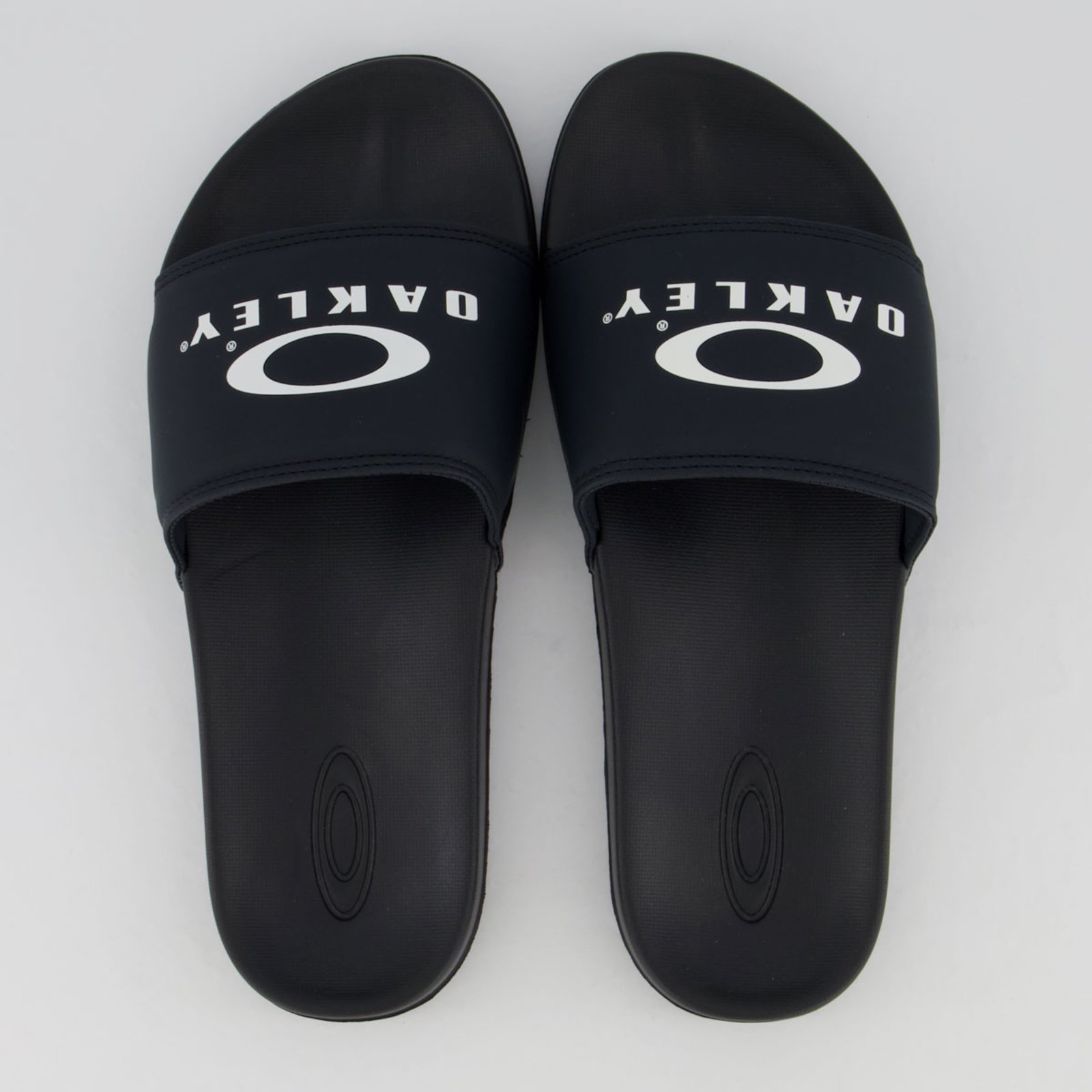 Chinelo Oakley Malibu Bark Preto