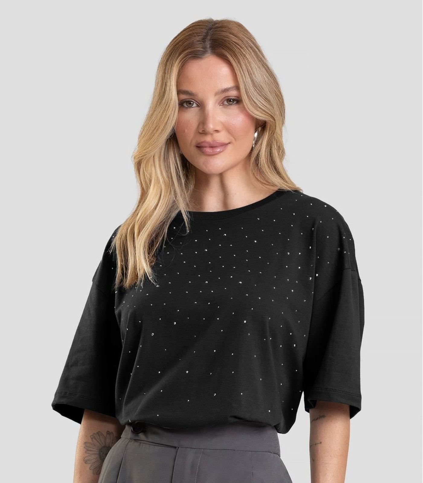 T- Shirt Box Feminina com Strass Dianna Preto