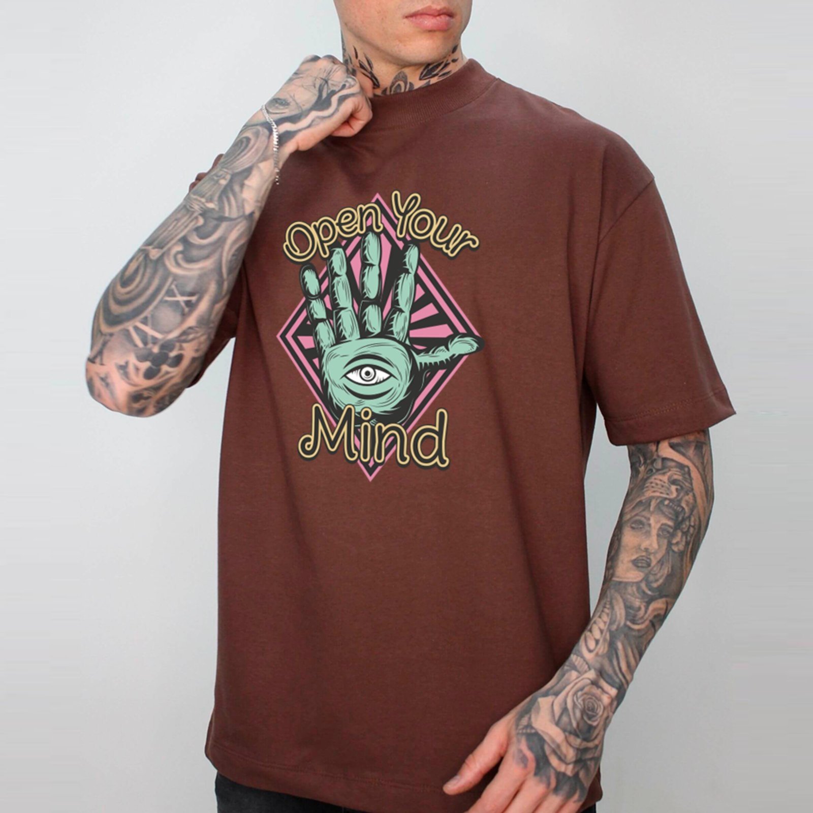 Camiseta Ousy Open Your Mind Oversized Unissex Marrom