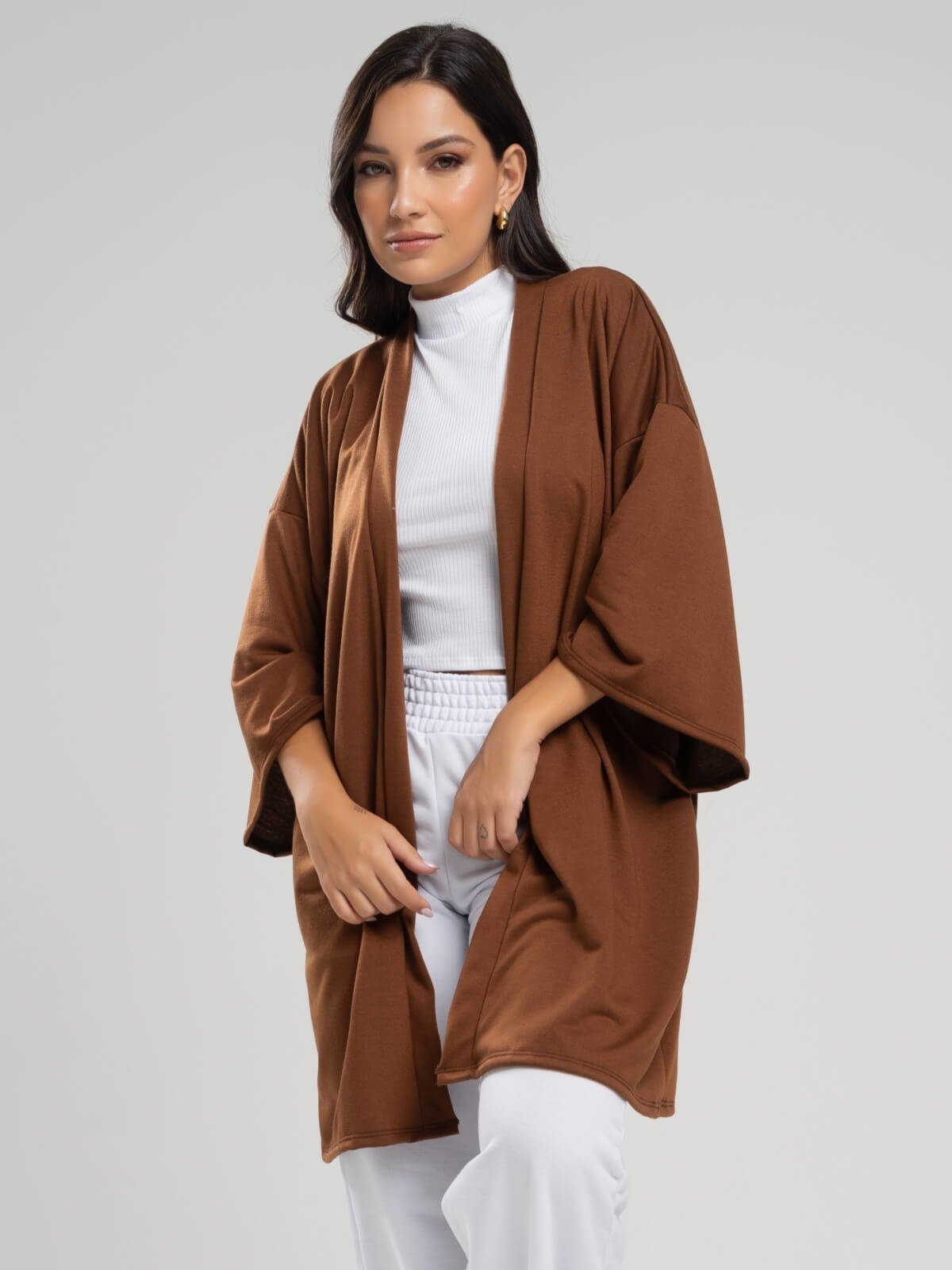 Casaco Kimono Overzide Moletinho Manga Longa Feminino Moda Casual Vicbela Marrom